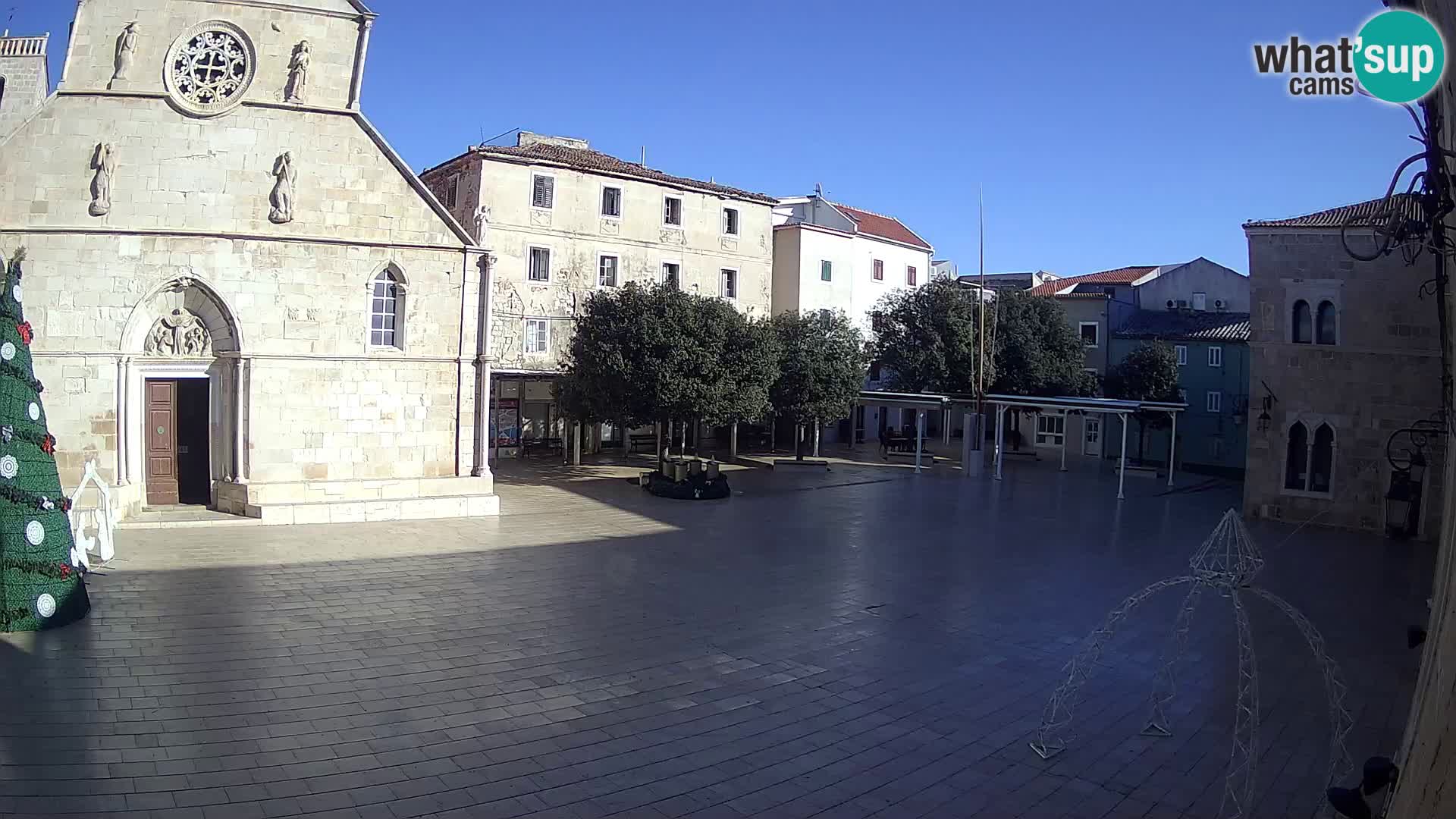 Pag live cam – Place principale et église de Sainte-Marie