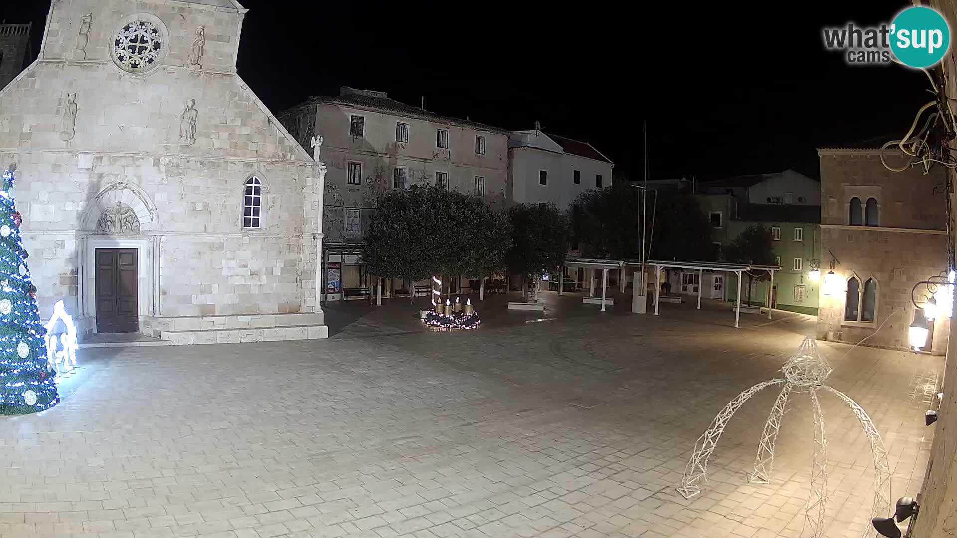 Pag live cam – Place principale et église de Sainte-Marie