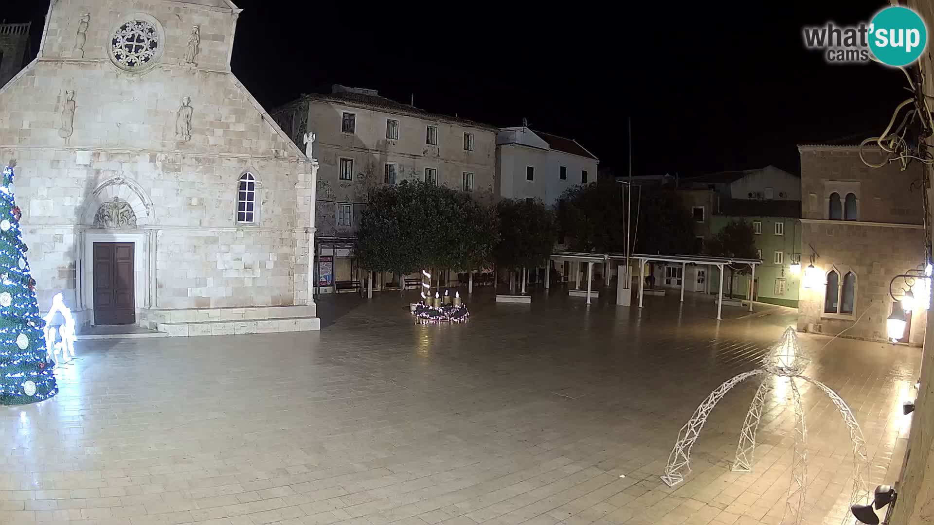 Pag live cam – Place principale et église de Sainte-Marie