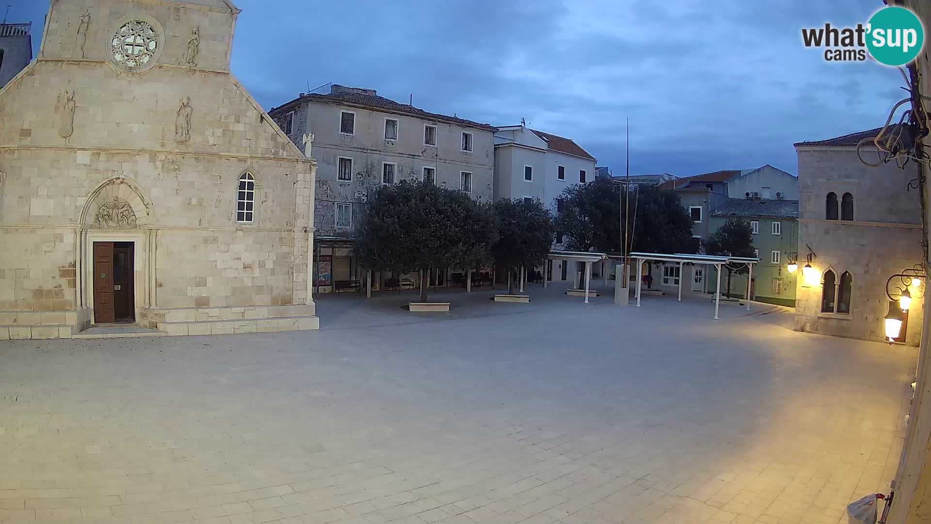 Pag live cam – Place principale et église de Sainte-Marie