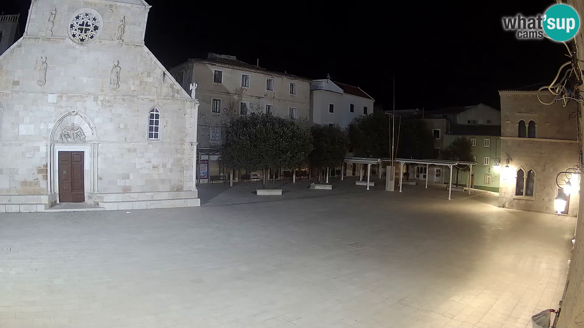 Pag livecam – piazza principale e la basilica di Santa María