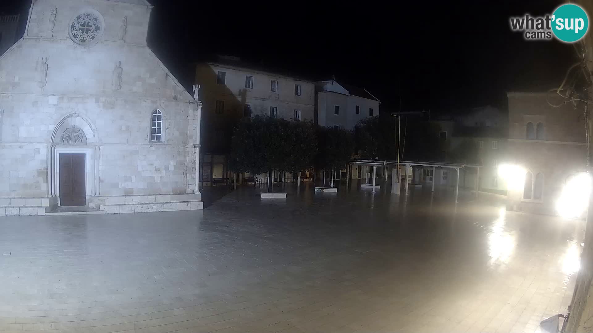 Pag livecam – piazza principale e la basilica di Santa María