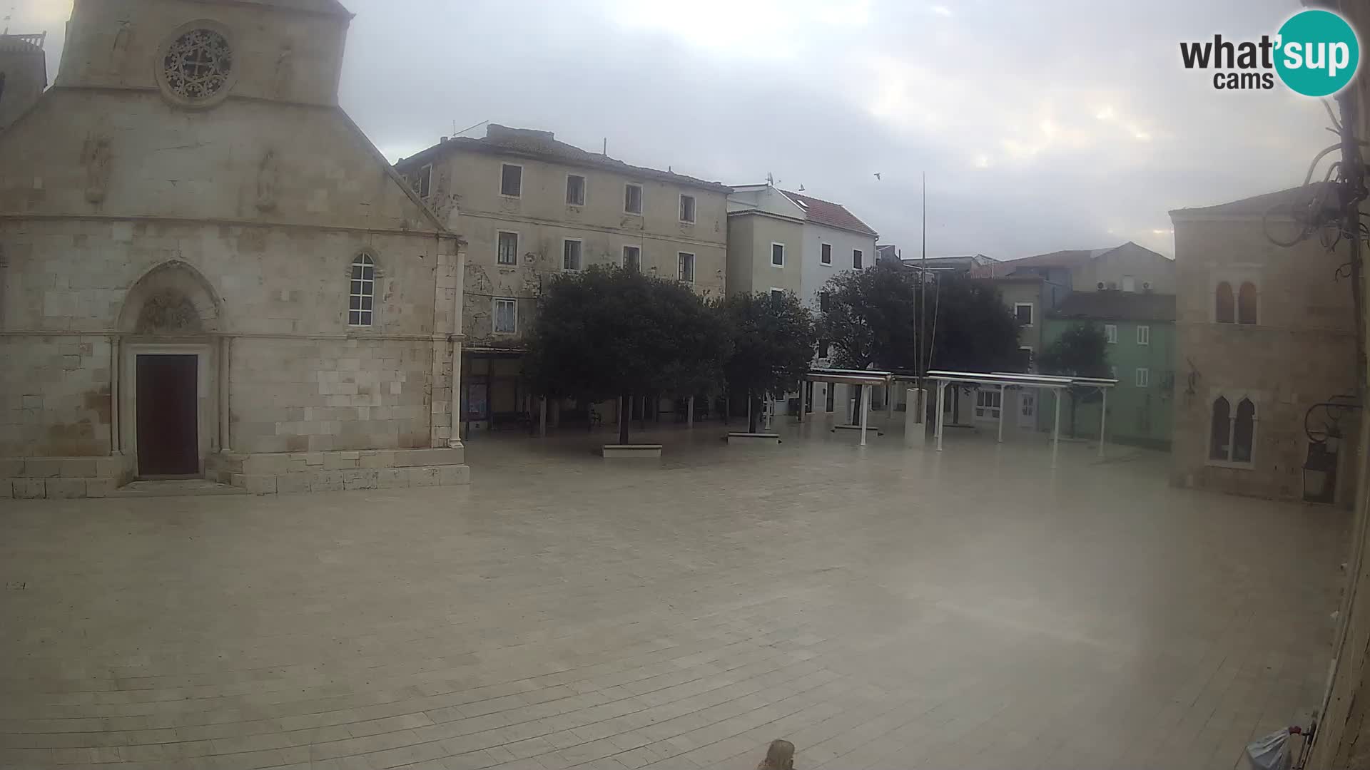 Pag livecam – piazza principale e la basilica di Santa María