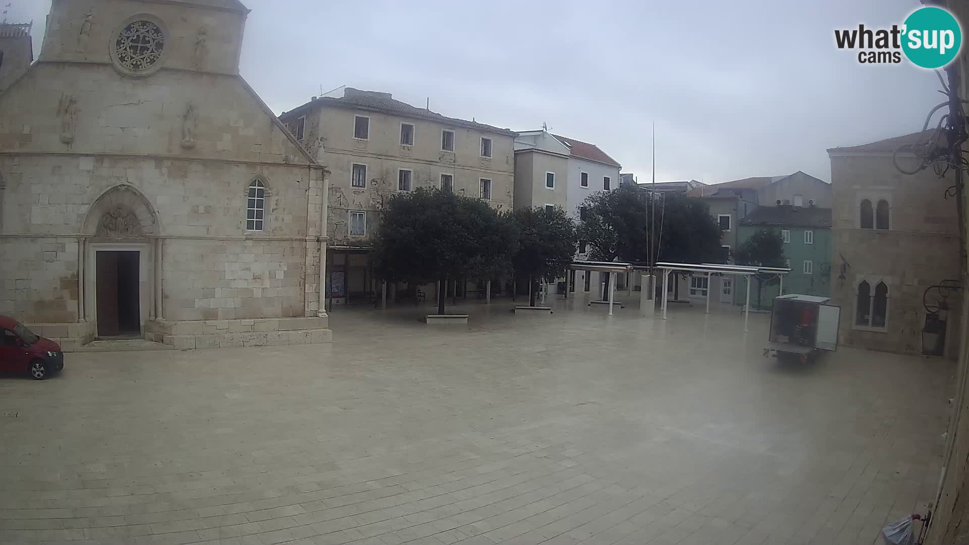 Pag livecam – piazza principale e la basilica di Santa María