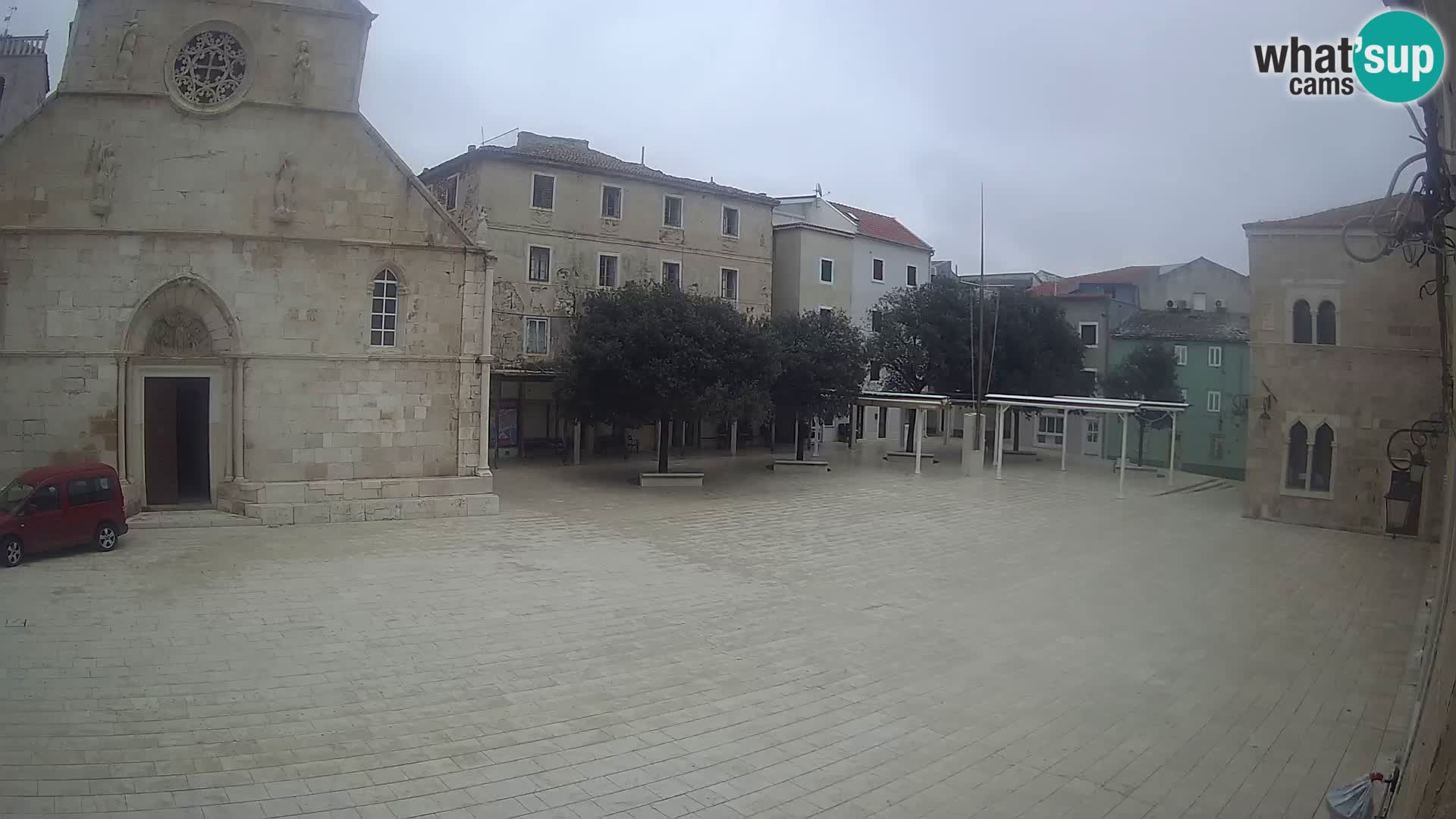 Pag live cam – Place principale et église de Sainte-Marie