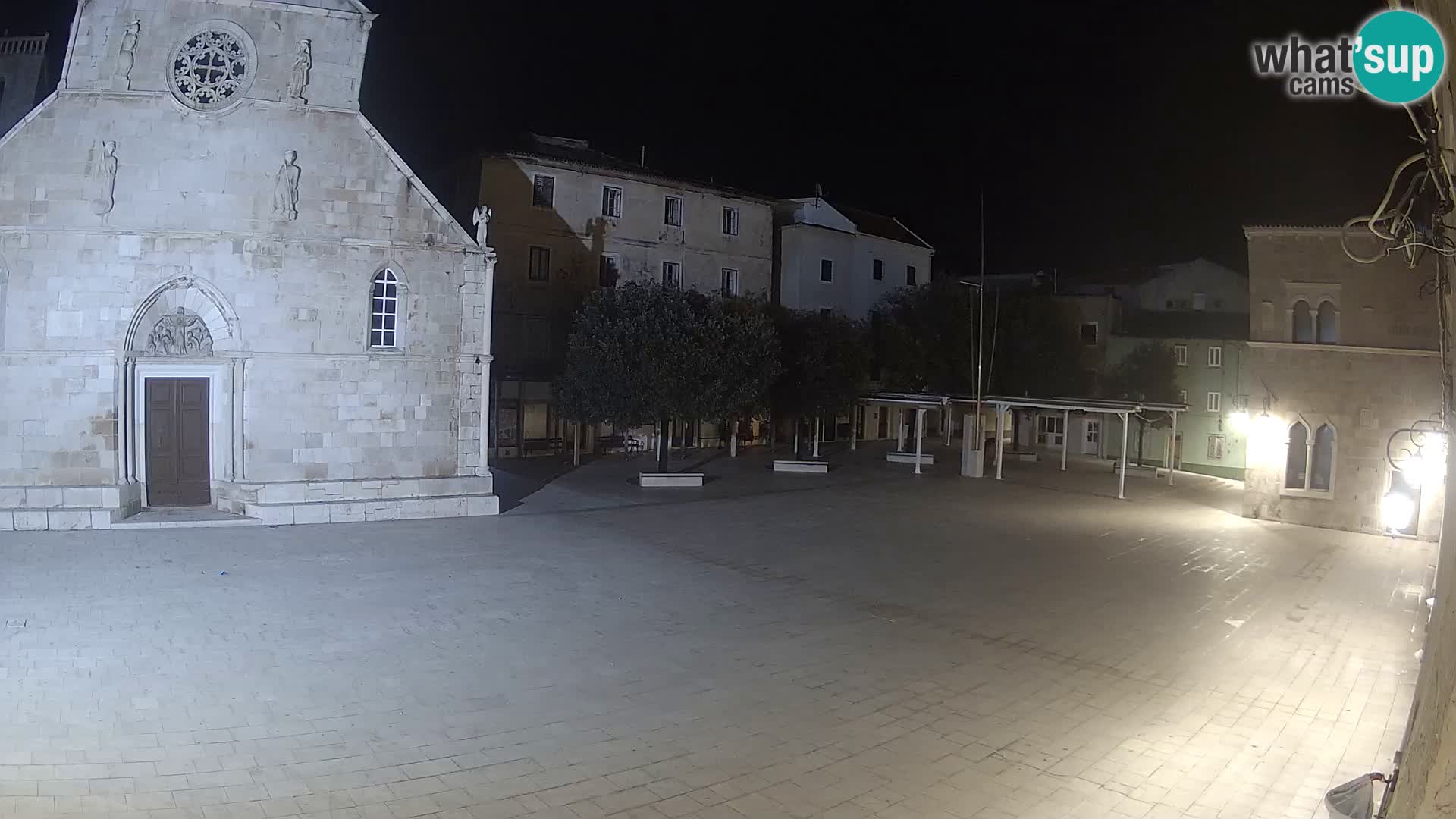 Pag live cam – Place principale et église de Sainte-Marie