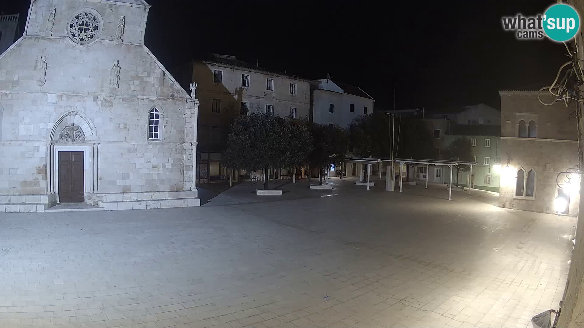 Pag livecam – piazza principale e la basilica di Santa María