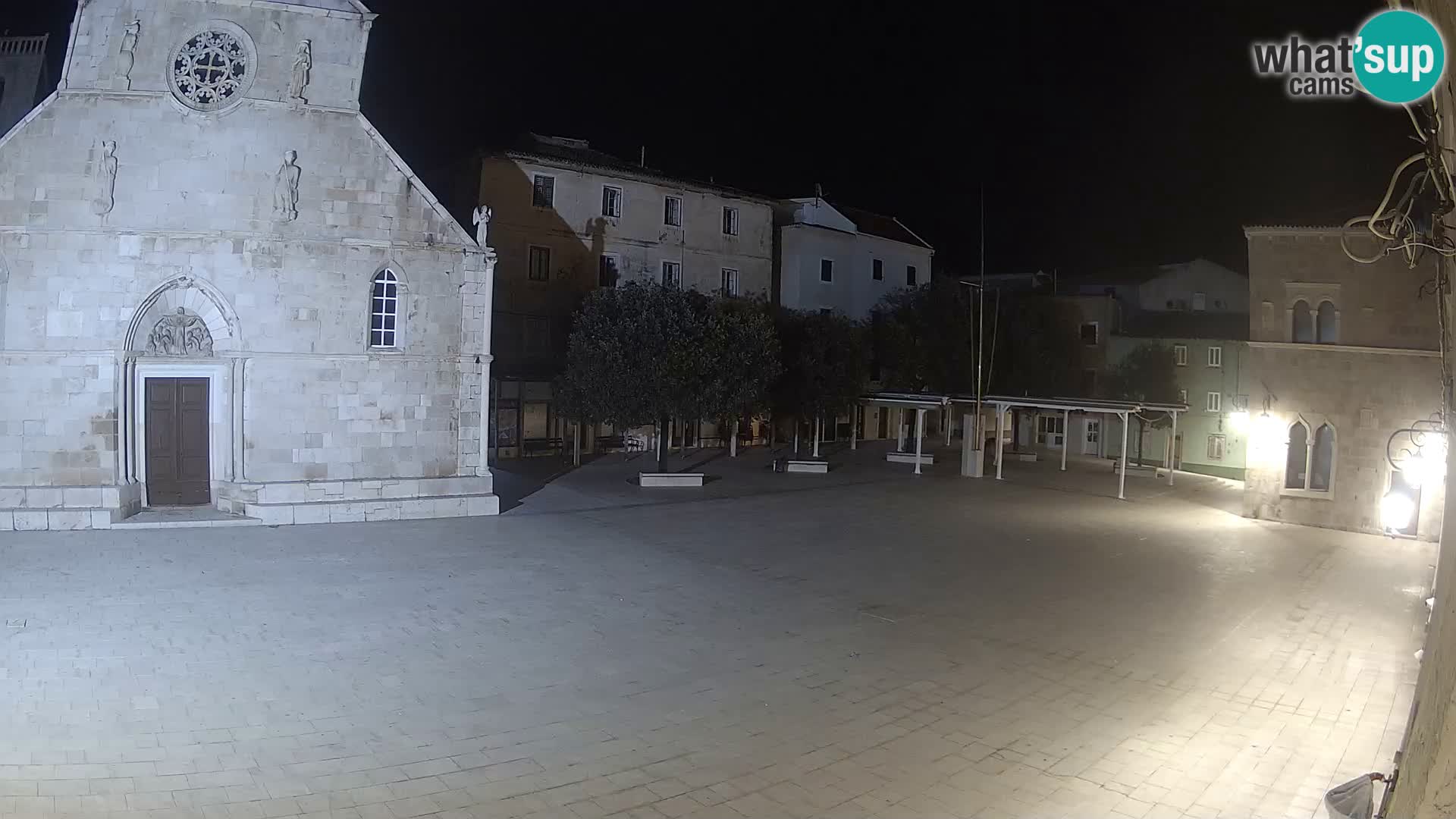 Pag livecam – piazza principale e la basilica di Santa María