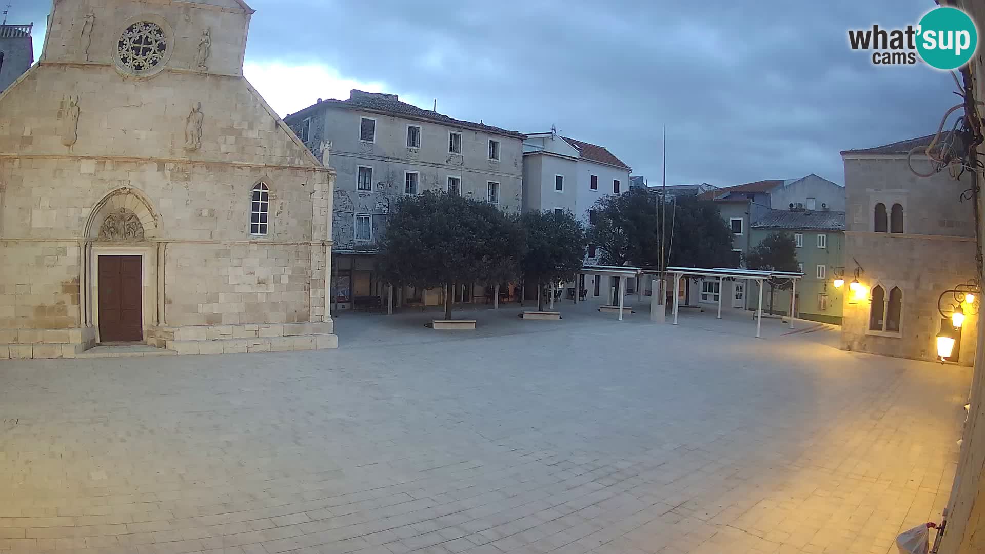 Pag live cam – Place principale et église de Sainte-Marie