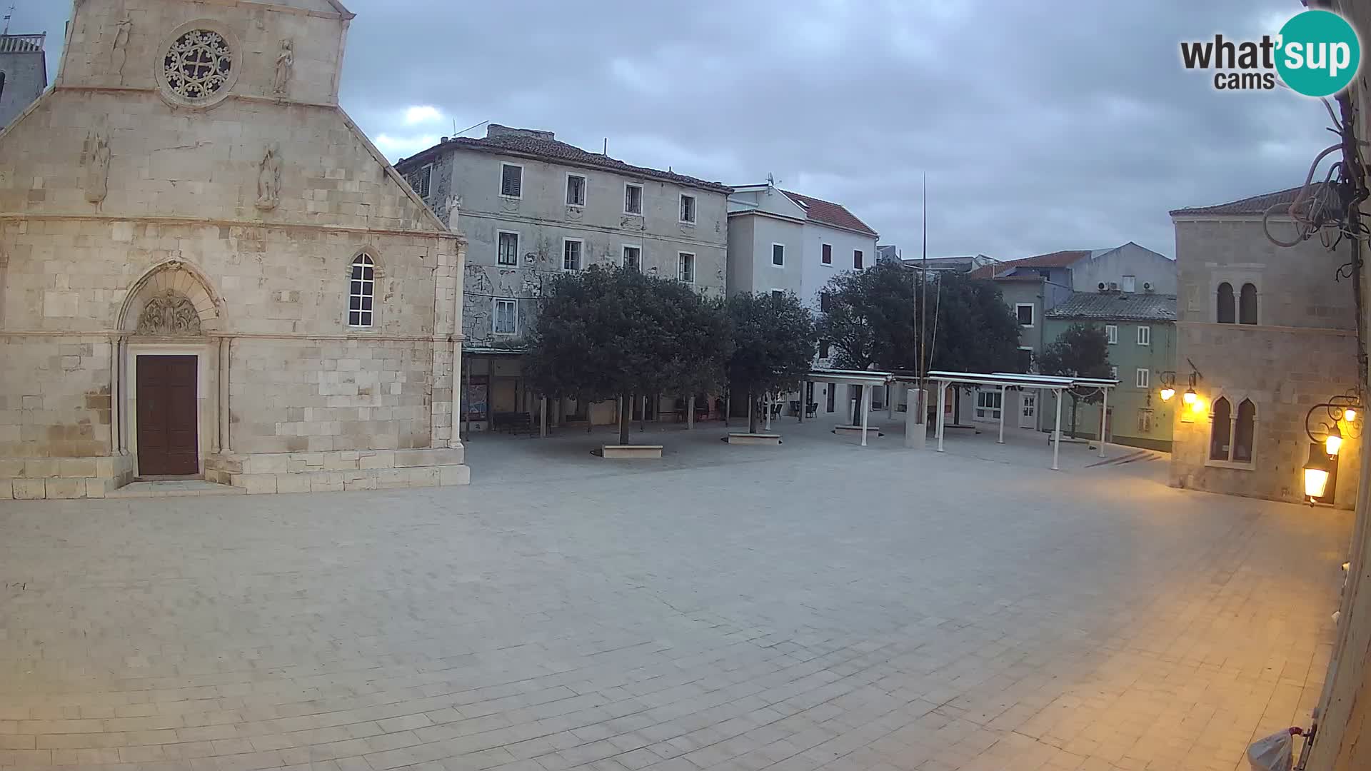 Pag live cam – Place principale et église de Sainte-Marie