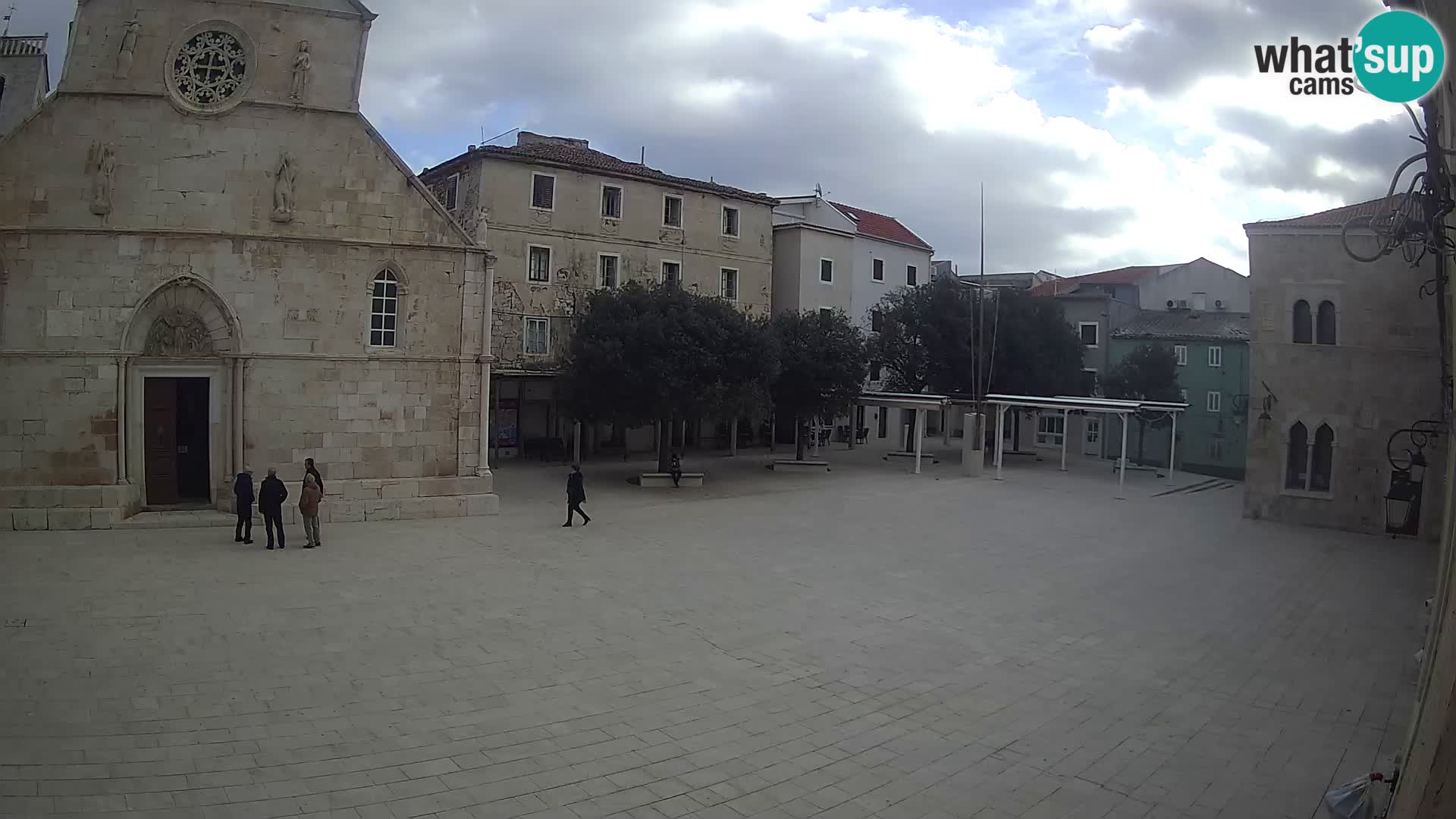 Pag live cam – Place principale et église de Sainte-Marie