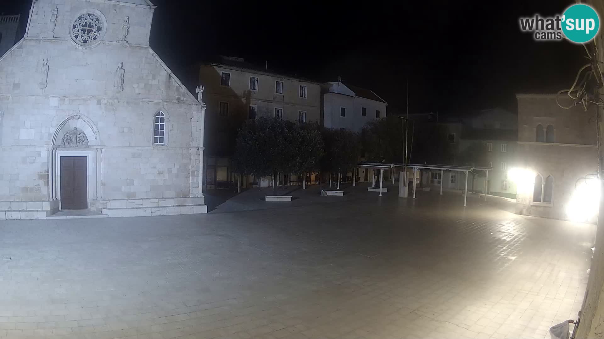 Pag live cam – Place principale et église de Sainte-Marie