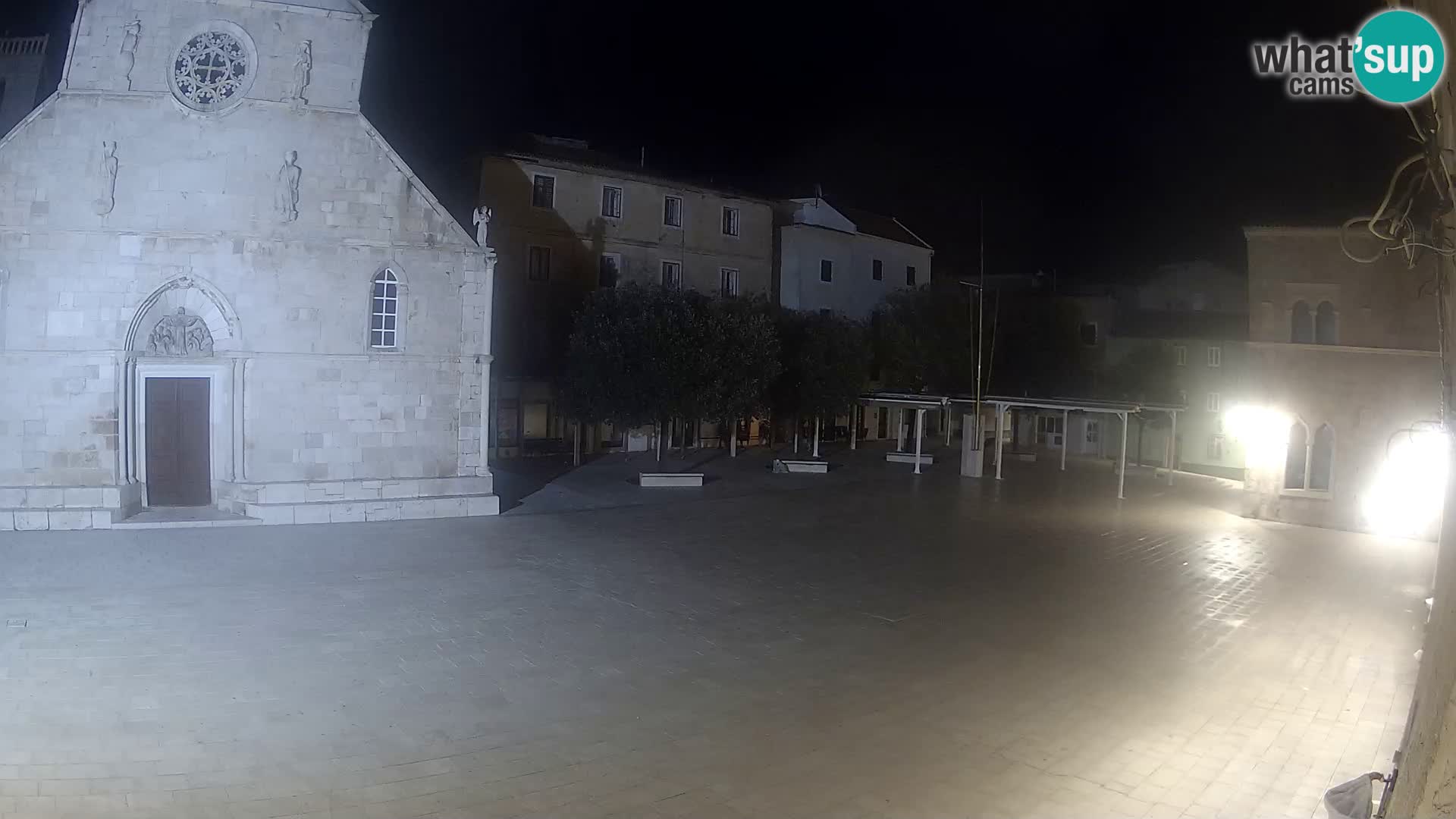 Pag livecam – piazza principale e la basilica di Santa María