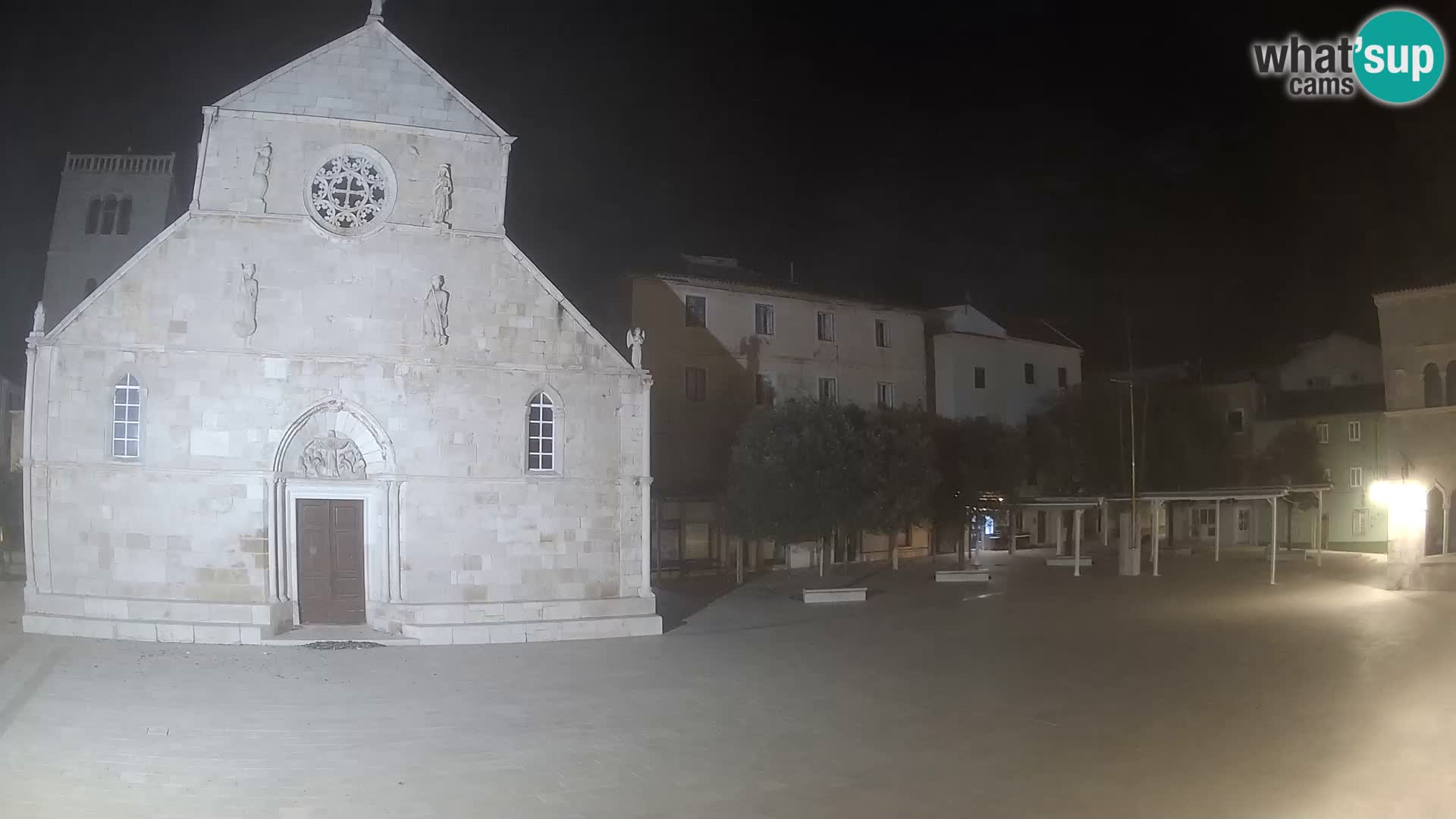 Pag live cam – Place principale et église de Sainte-Marie