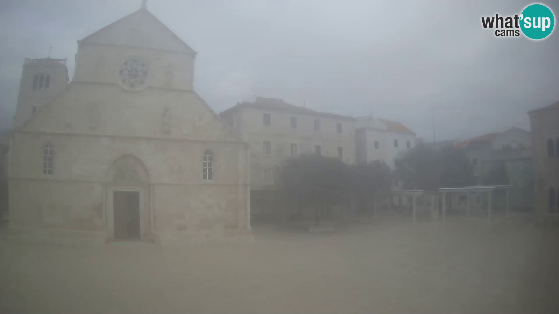 Pag livecam – piazza principale e la basilica di Santa María