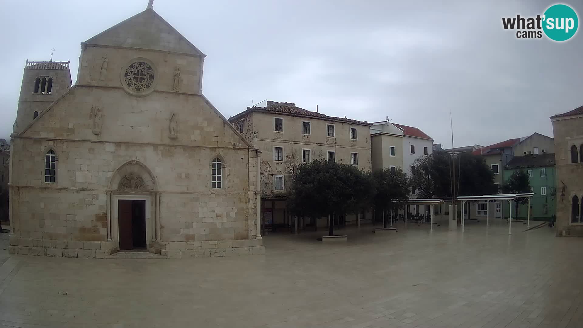 Pag live cam – Place principale et église de Sainte-Marie