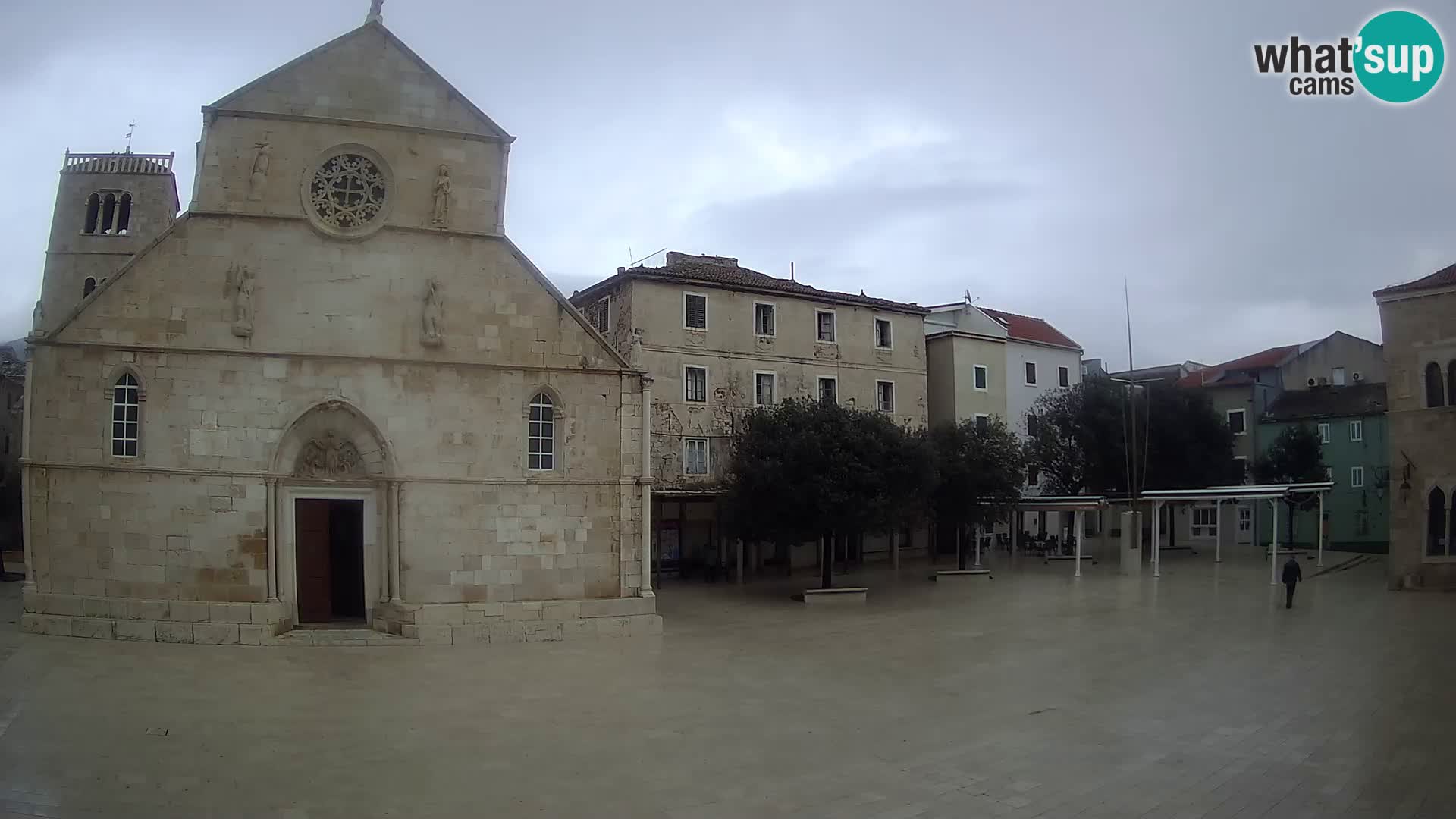 Pag live cam – Place principale et église de Sainte-Marie