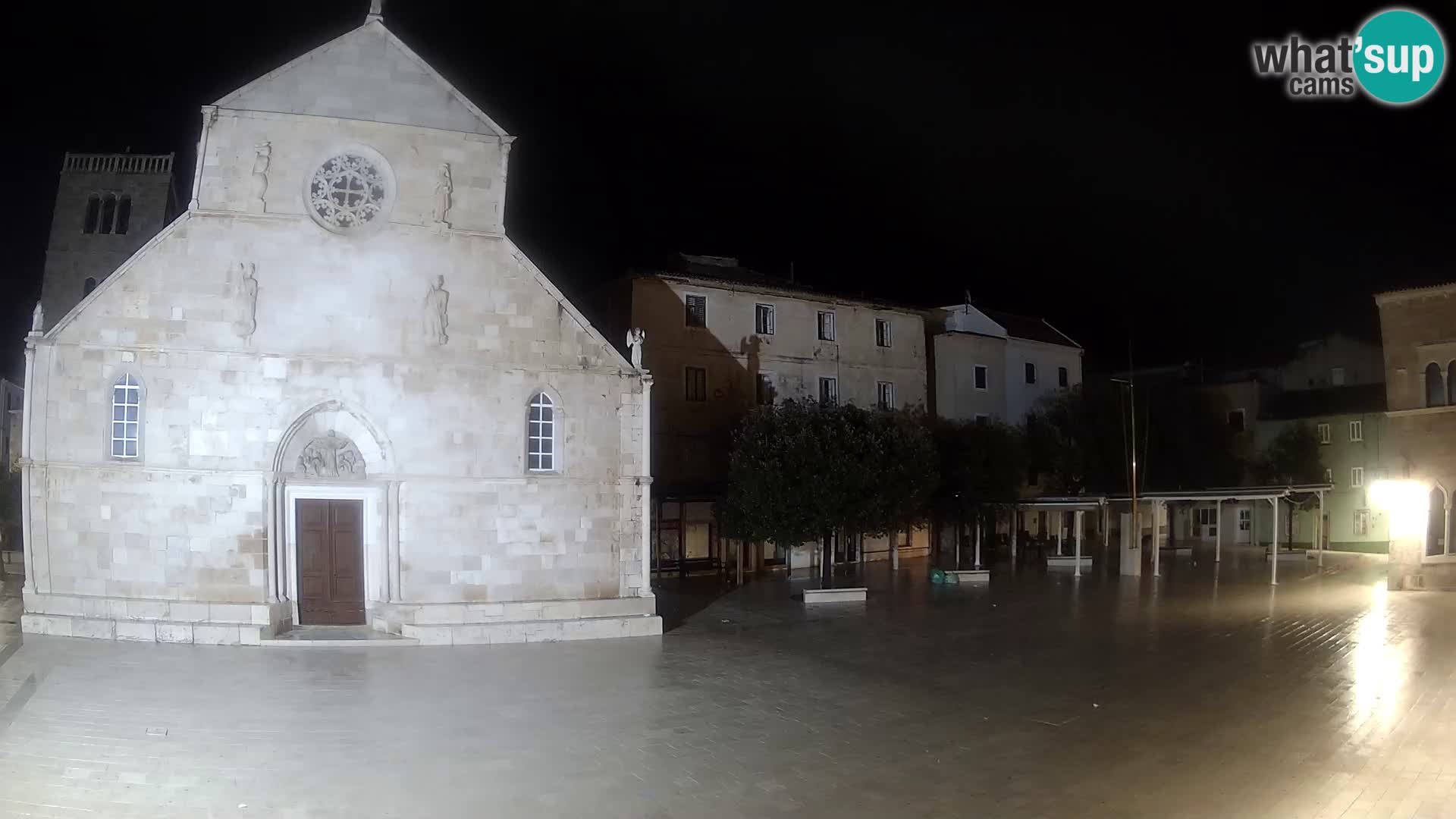 Pag livecam – piazza principale e la basilica di Santa María