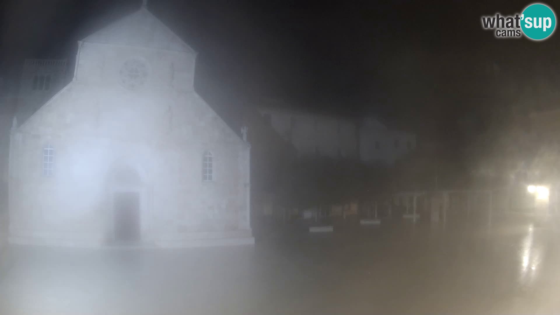 Pag livecam – piazza principale e la basilica di Santa María