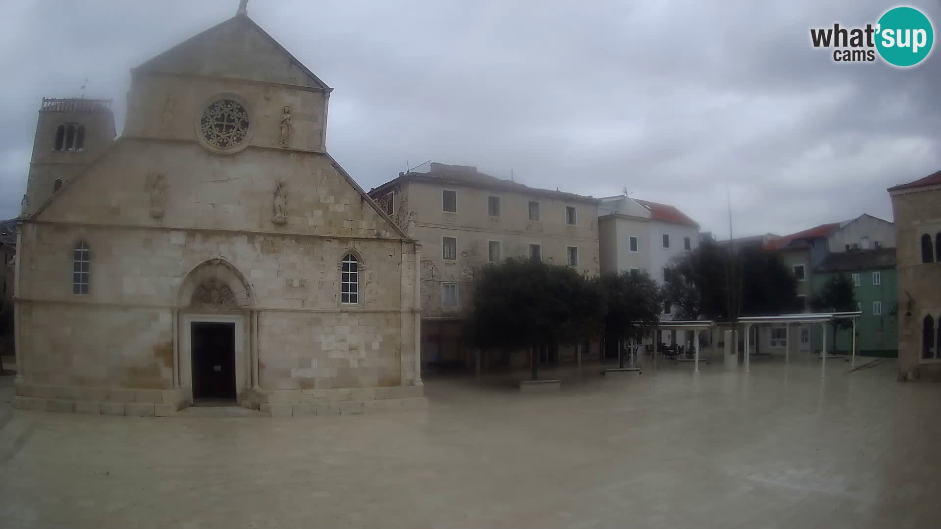 Pag livecam – piazza principale e la basilica di Santa María