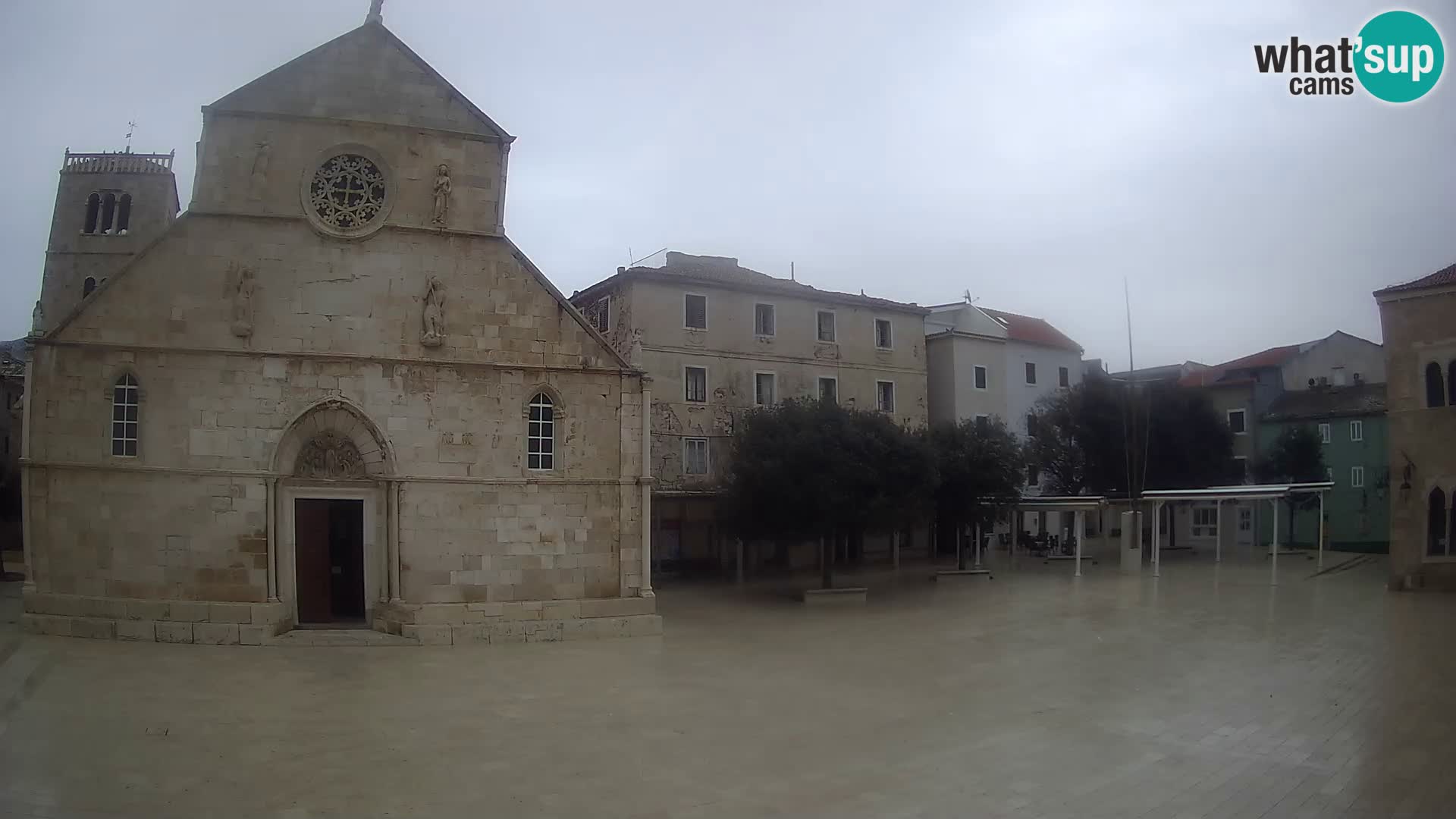 Pag livecam – piazza principale e la basilica di Santa María