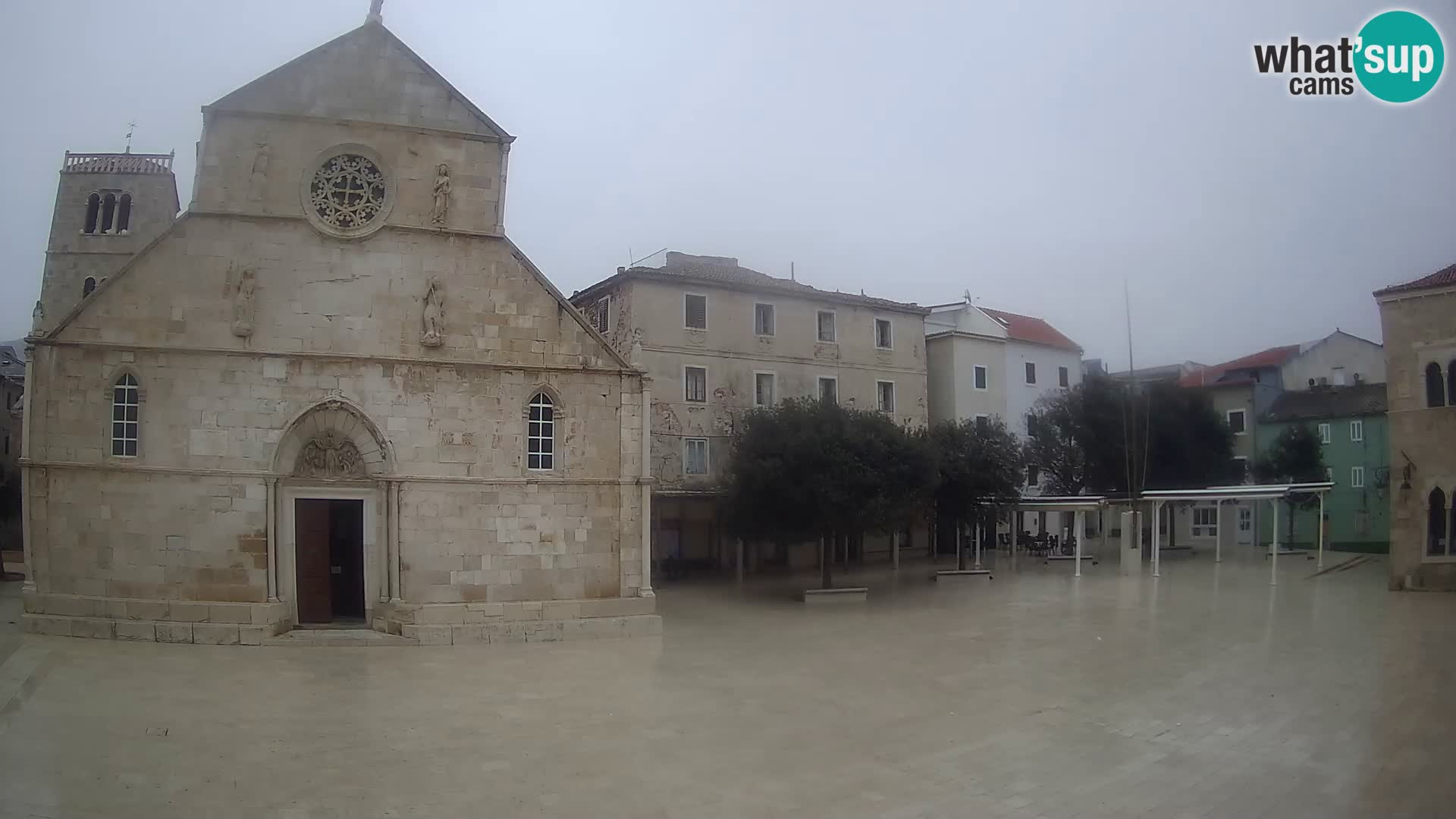 Pag livecam – piazza principale e la basilica di Santa María