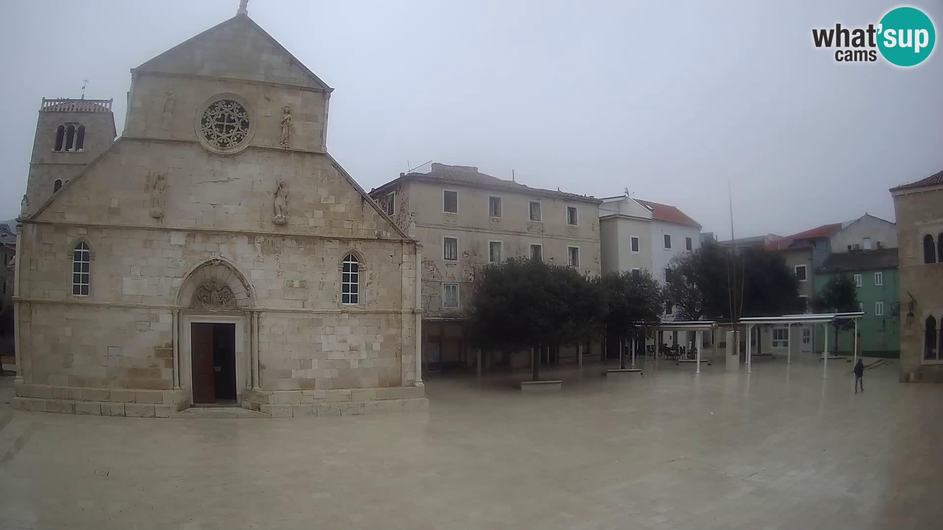 Pag livecam – piazza principale e la basilica di Santa María