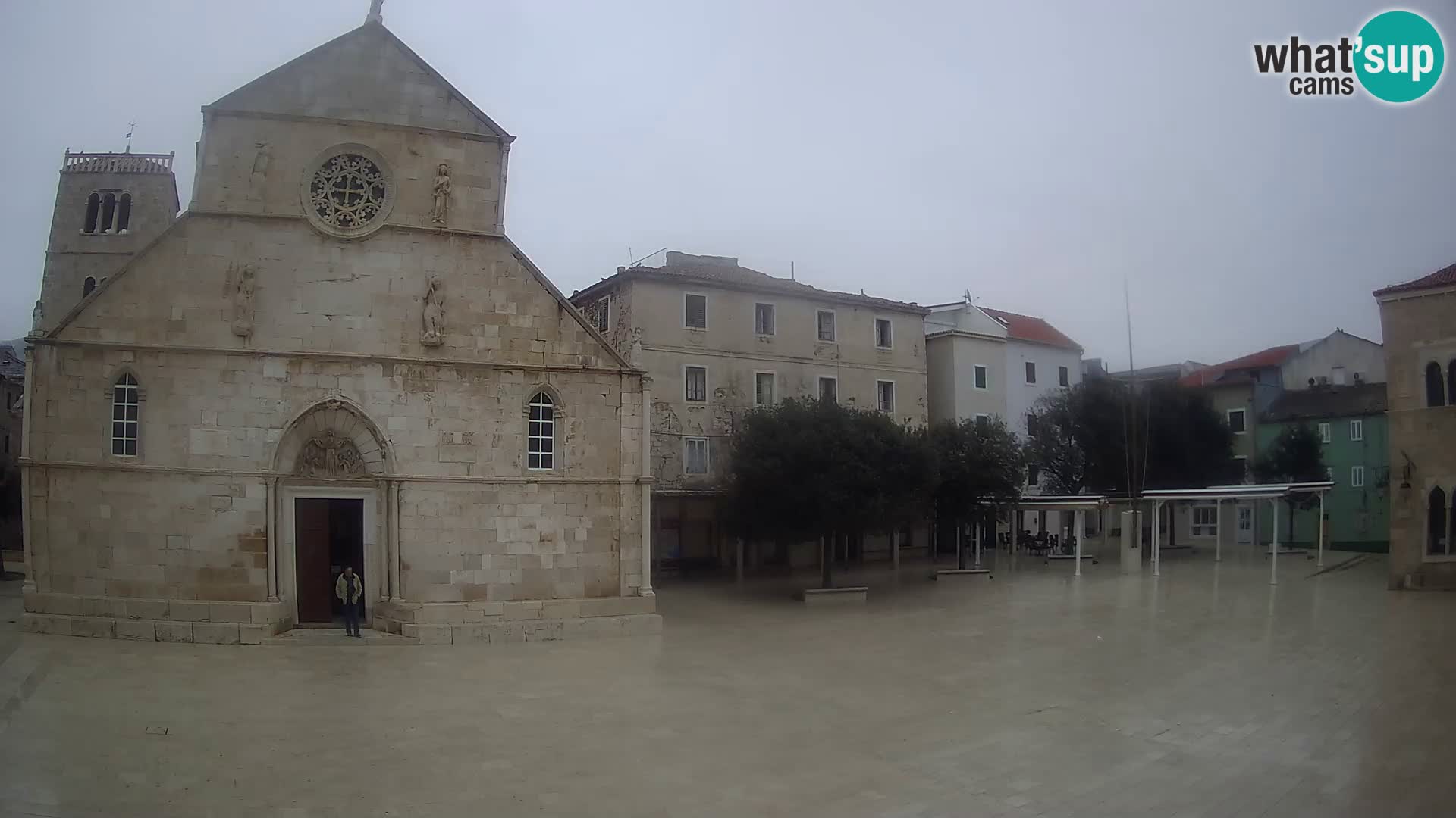 Pag livecam – piazza principale e la basilica di Santa María