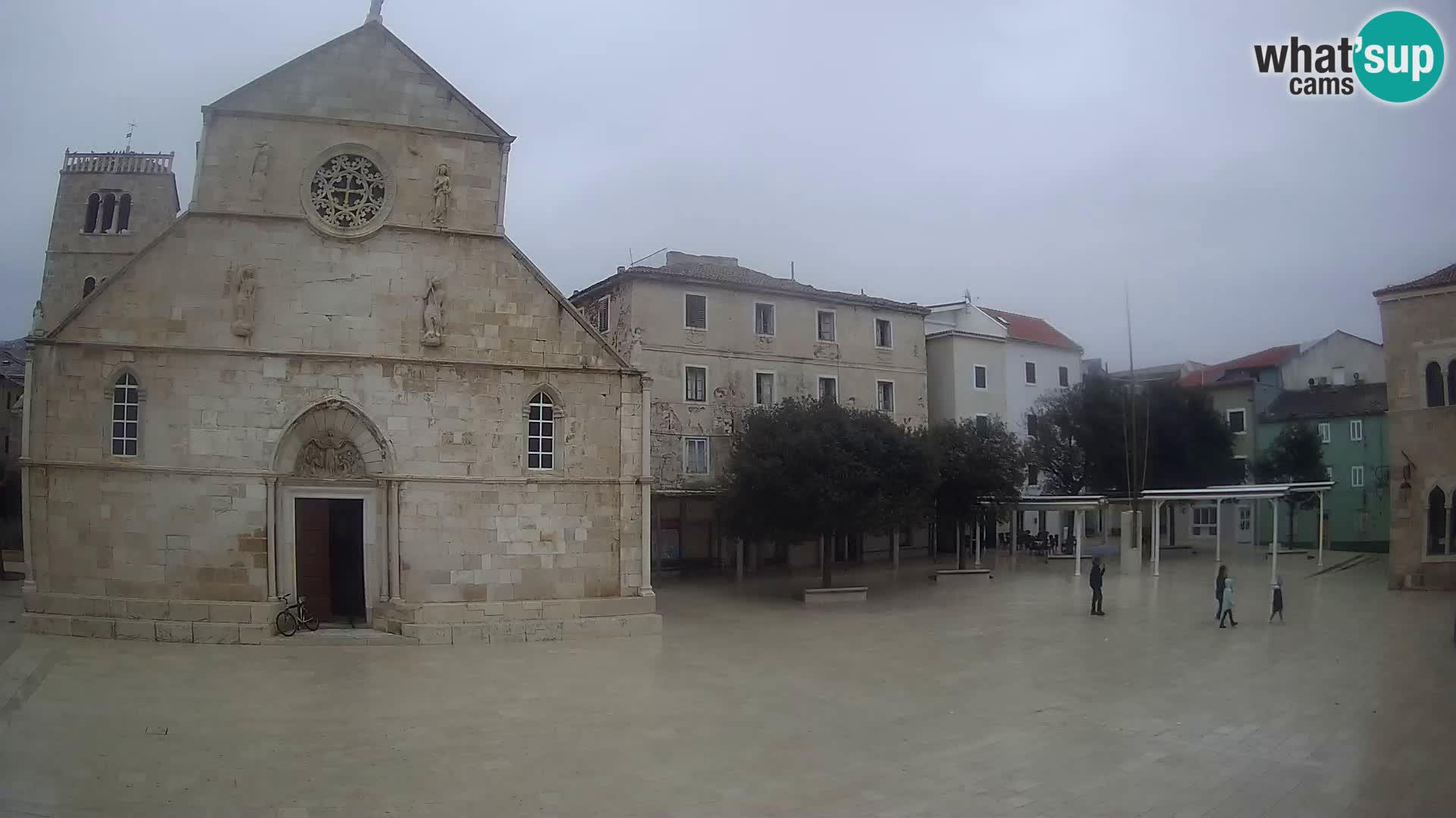 Pag livecam – piazza principale e la basilica di Santa María