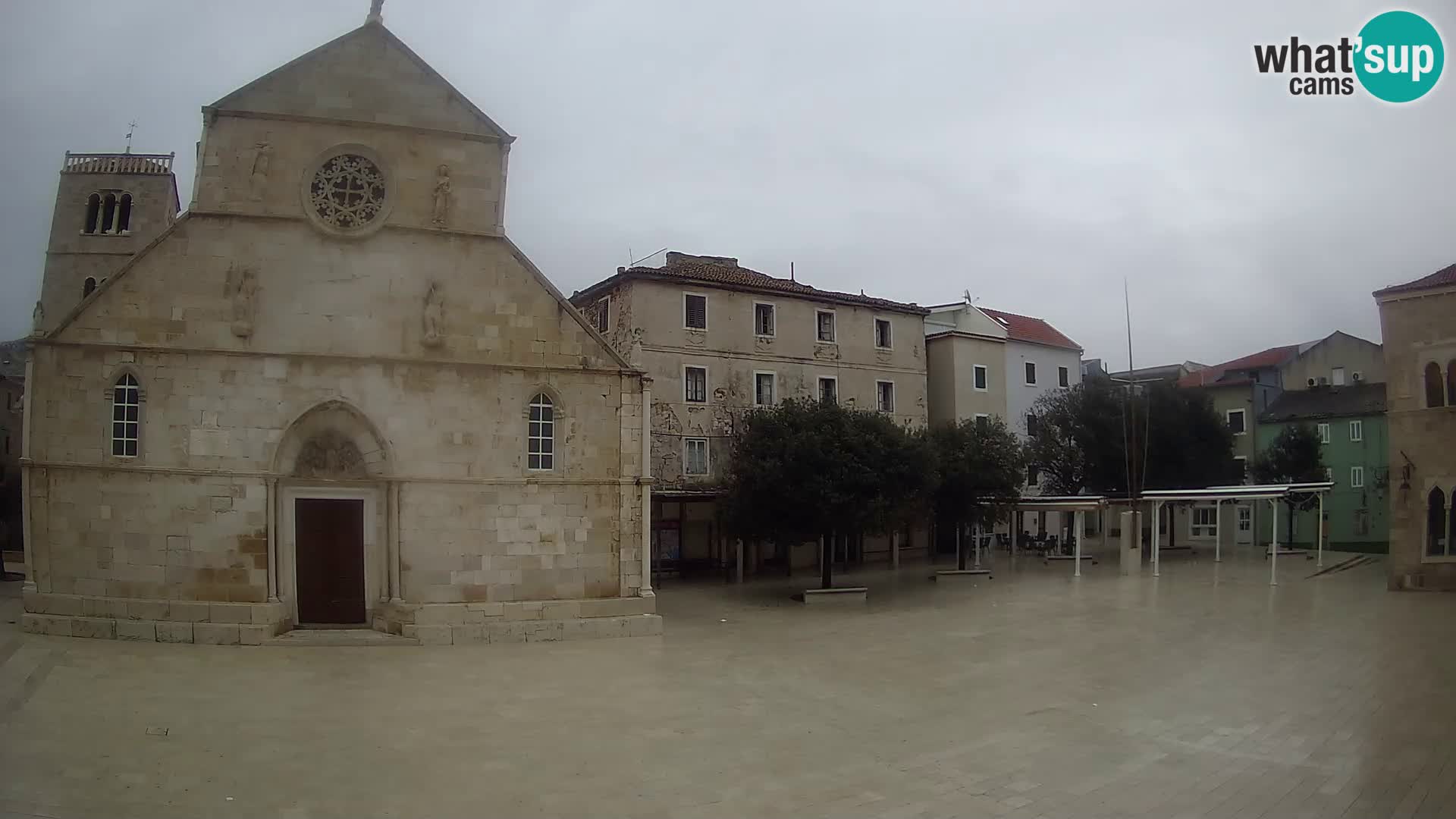 Pag live cam – Place principale et église de Sainte-Marie