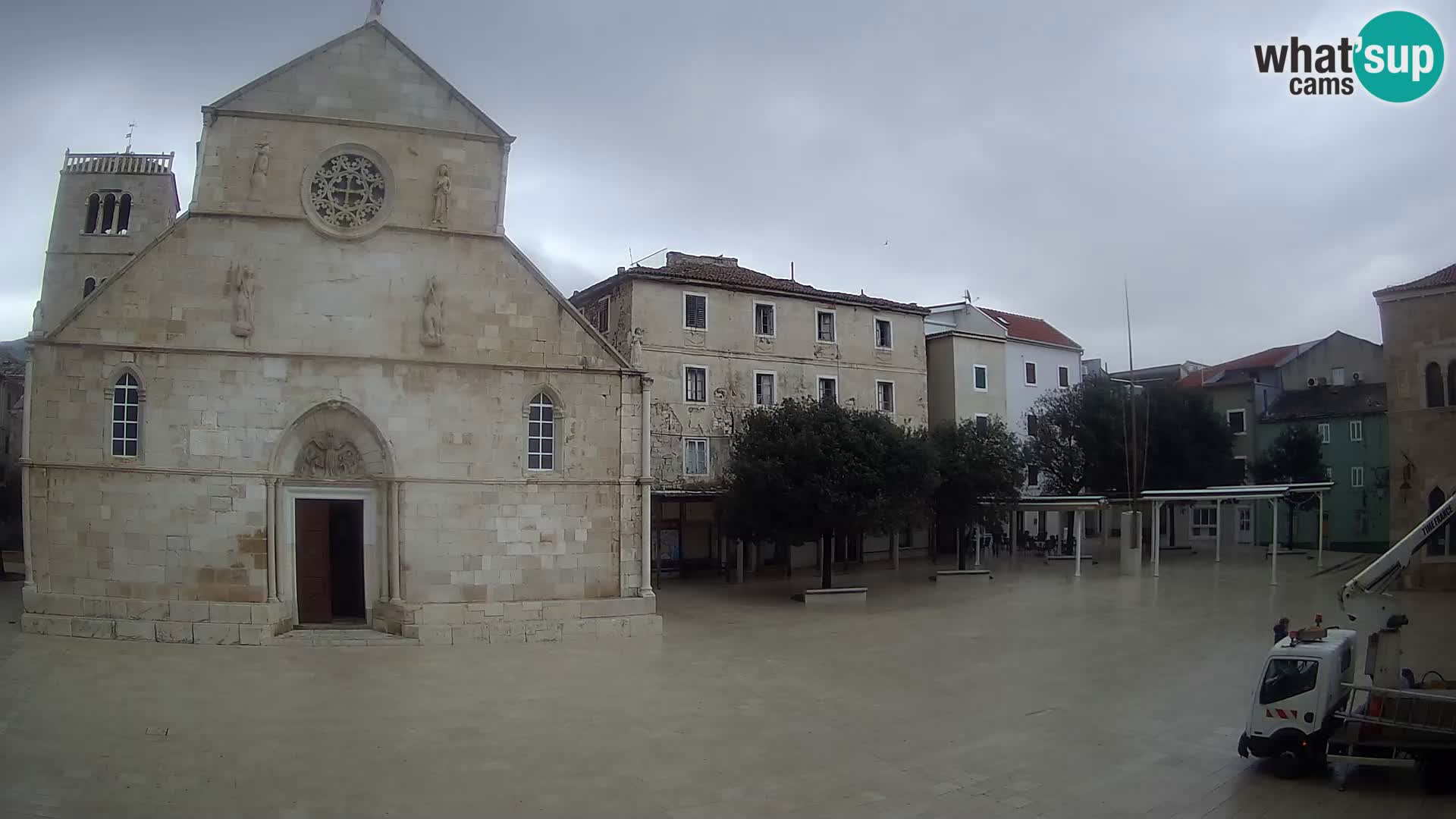 Pag live cam – Place principale et église de Sainte-Marie