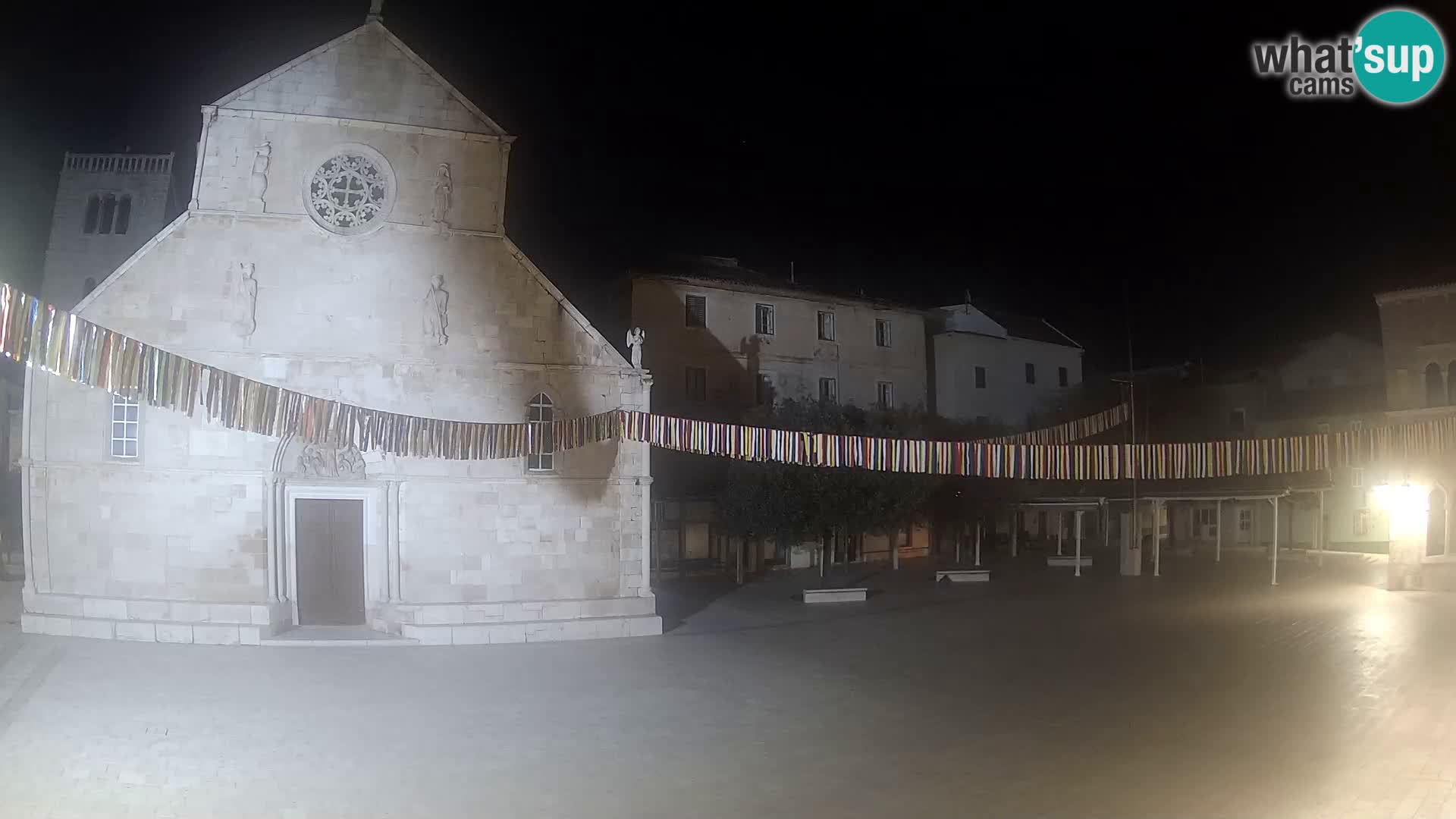 Pag livecam – piazza principale e la basilica di Santa María