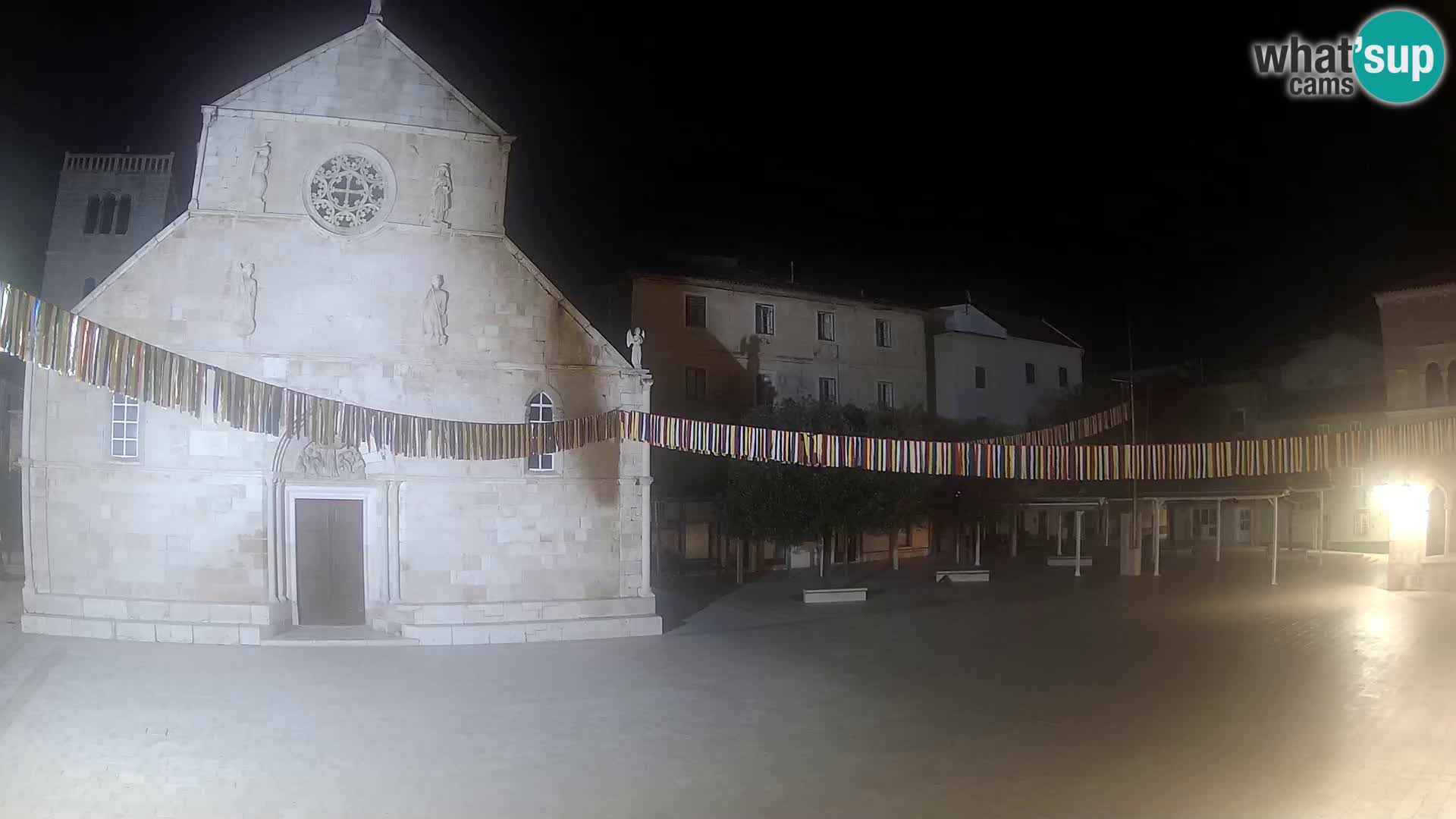 Pag livecam – piazza principale e la basilica di Santa María