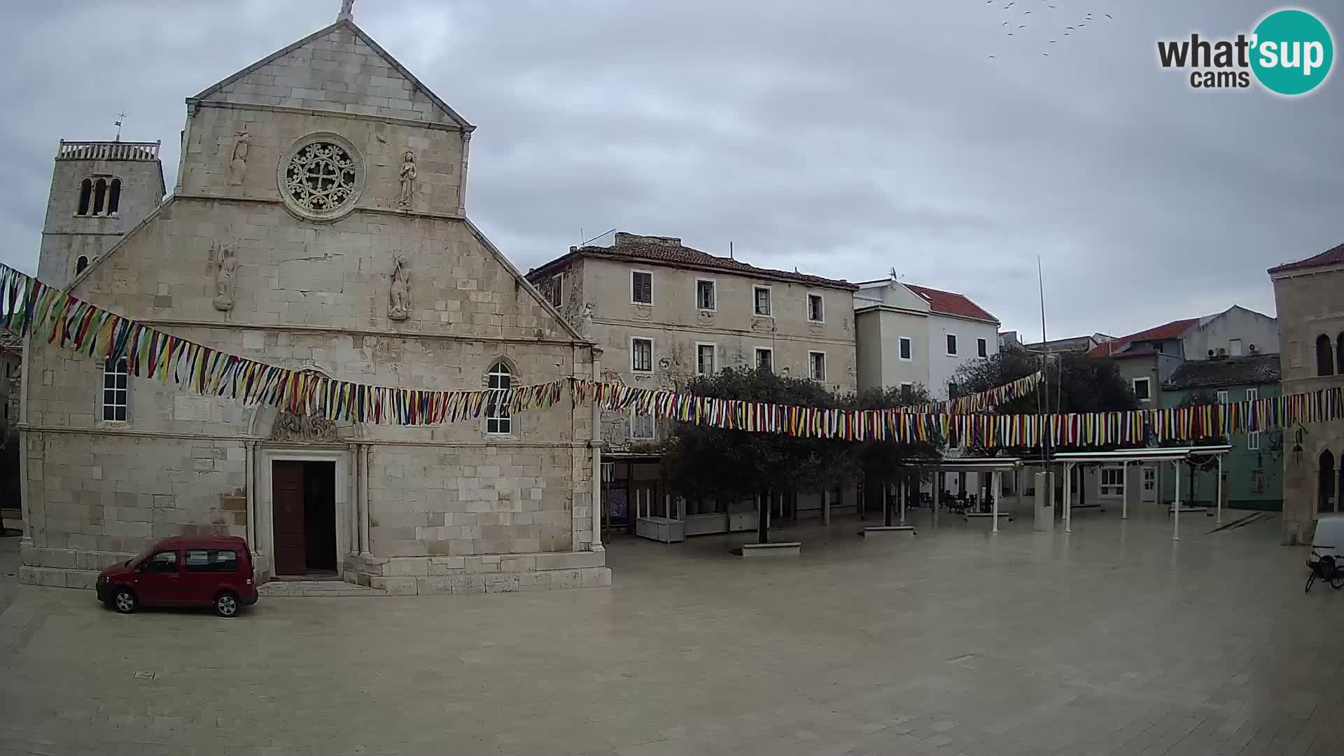 Pag live cam – Place principale et église de Sainte-Marie