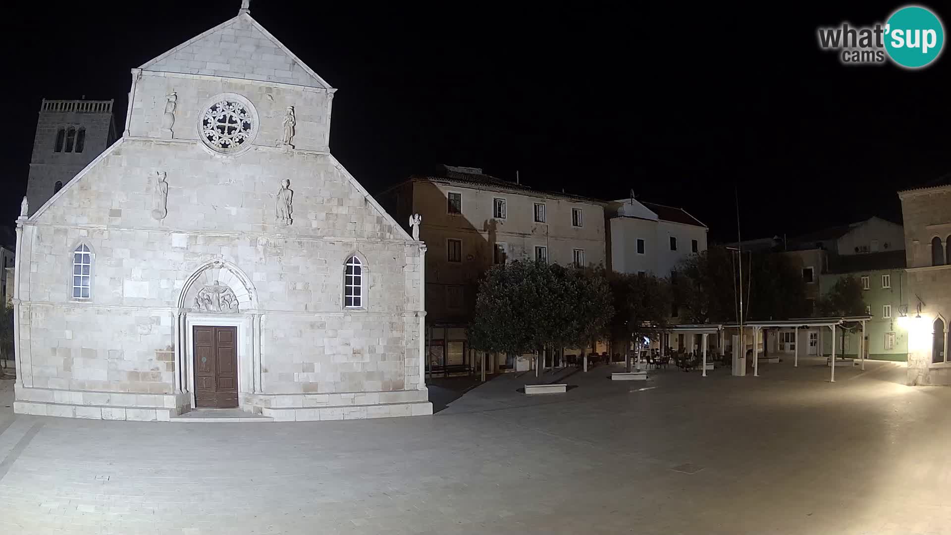 Pag livecam – piazza principale e la basilica di Santa María