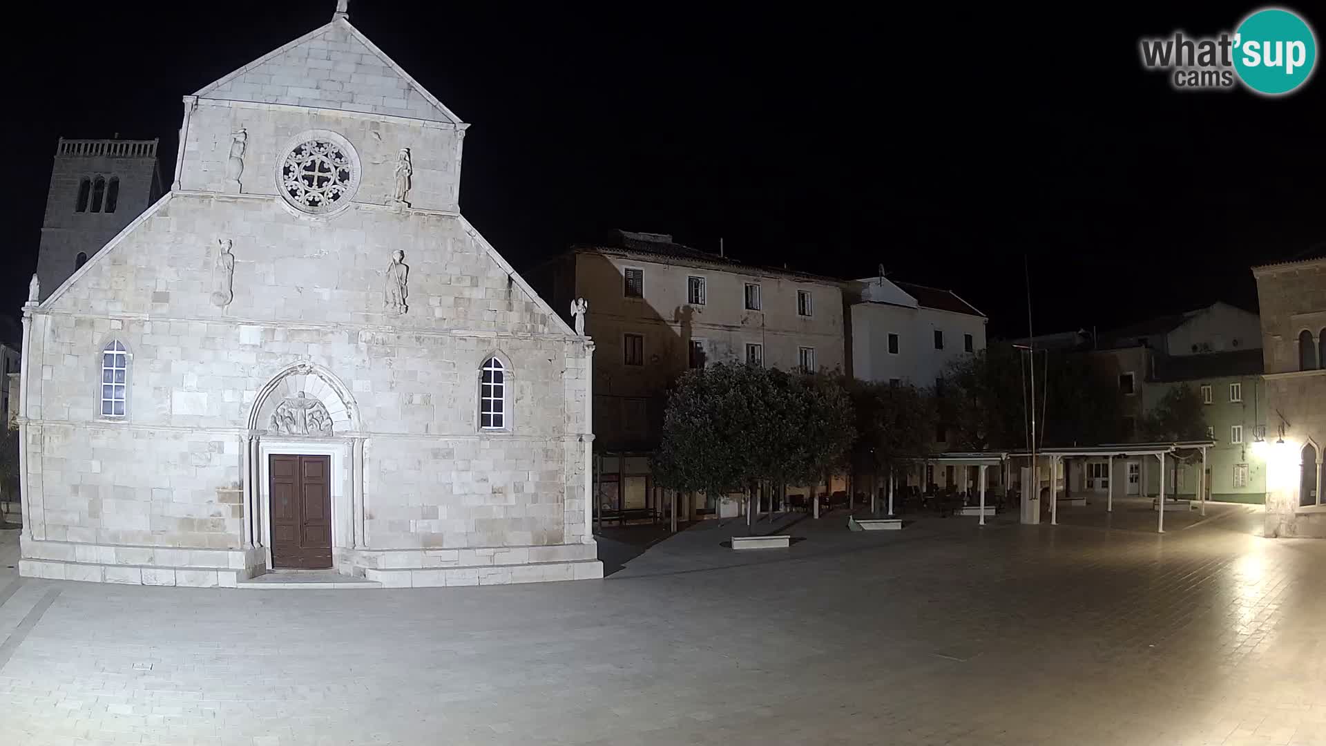 Pag livecam – piazza principale e la basilica di Santa María