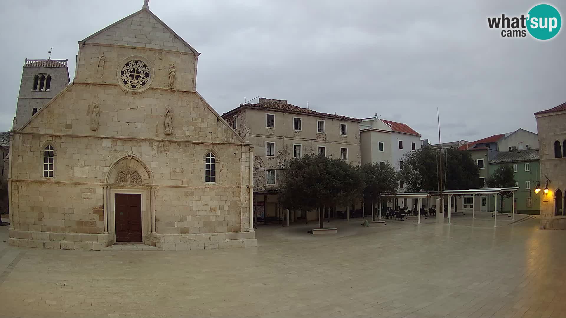 Pag live cam – Place principale et église de Sainte-Marie