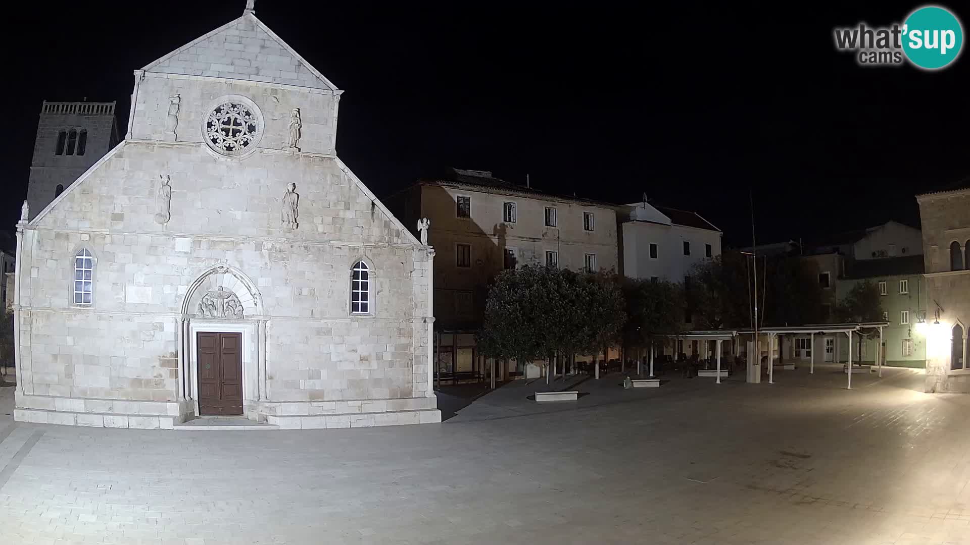 Pag livecam – piazza principale e la basilica di Santa María