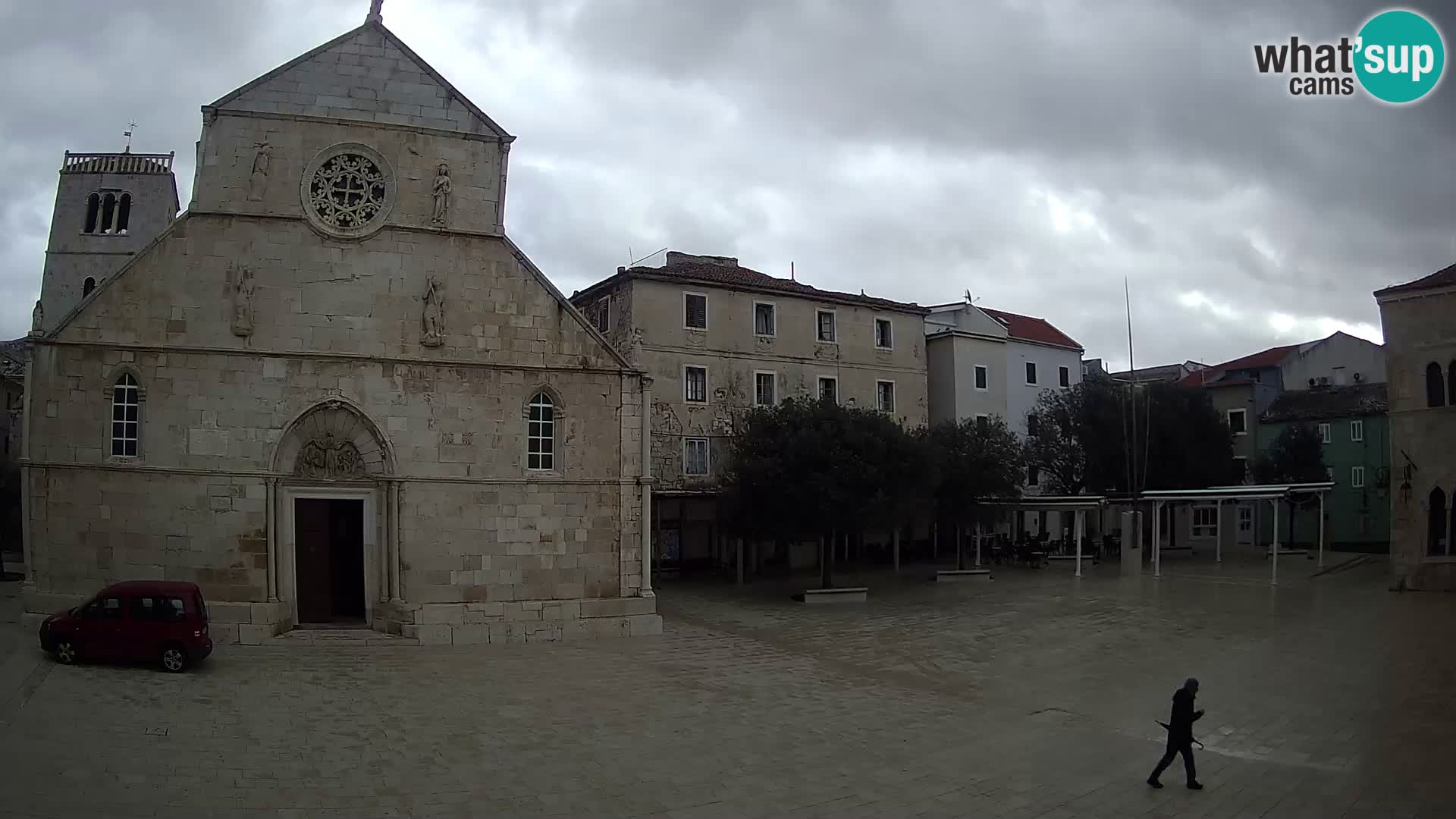 Pag live cam – Place principale et église de Sainte-Marie