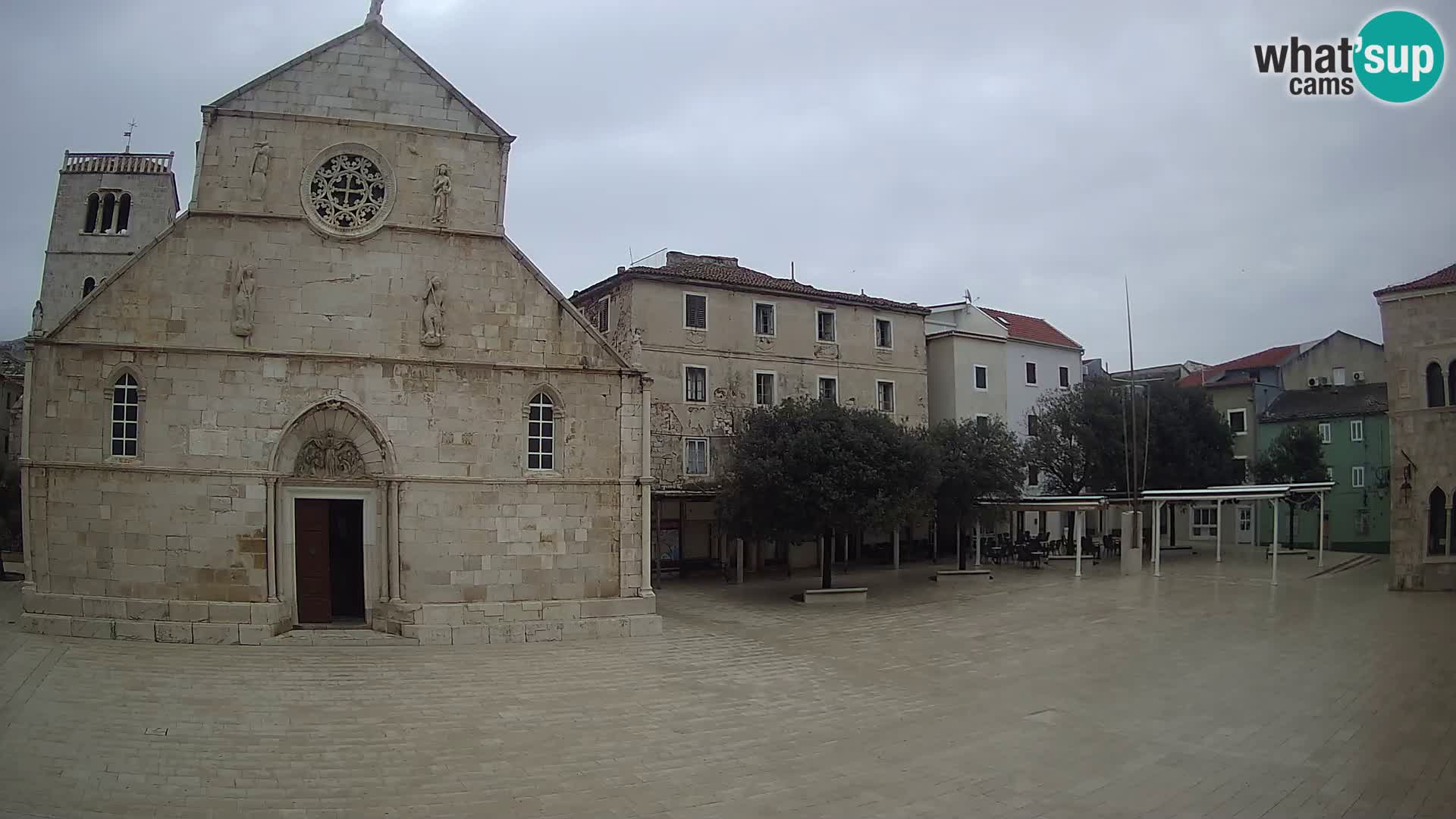 Pag live cam – Place principale et église de Sainte-Marie