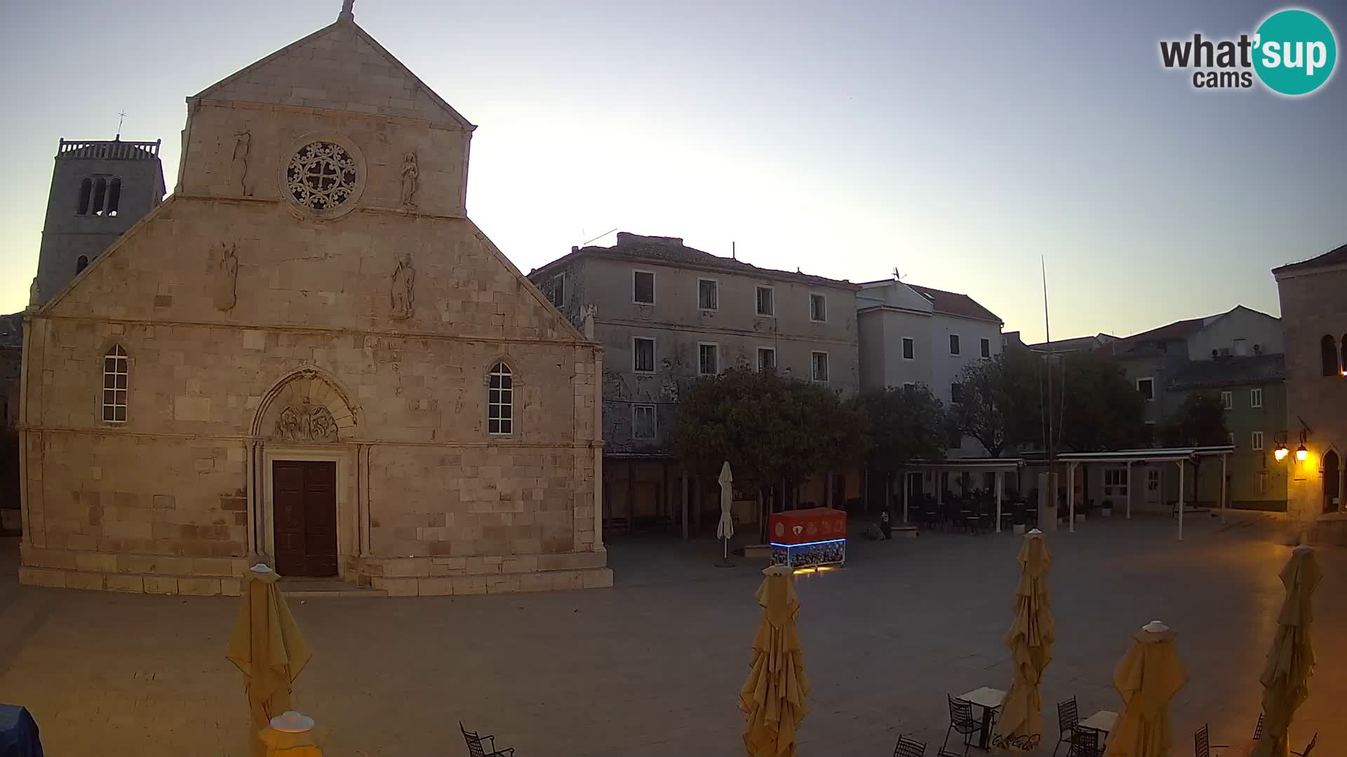 Pag live cam – Place principale et église de Sainte-Marie