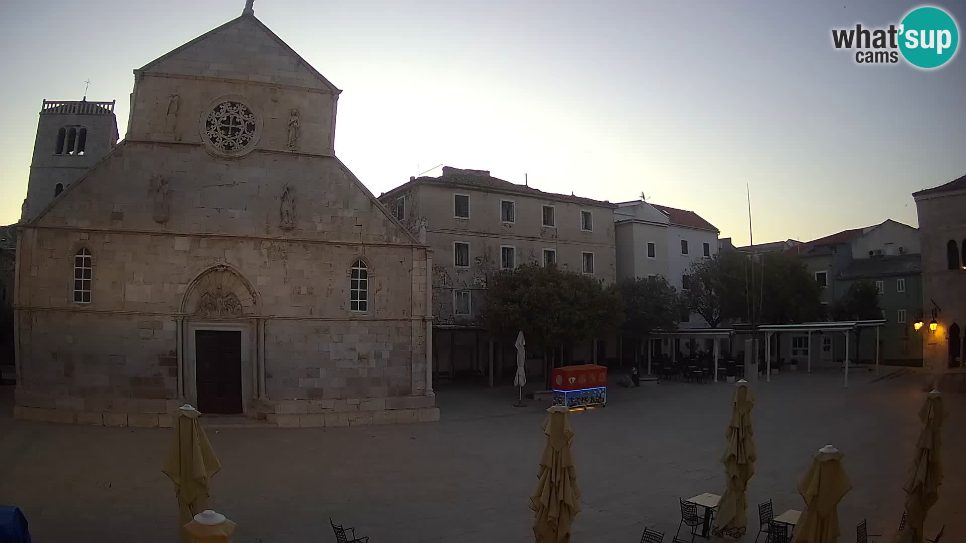 Pag livecam – piazza principale e la basilica di Santa María
