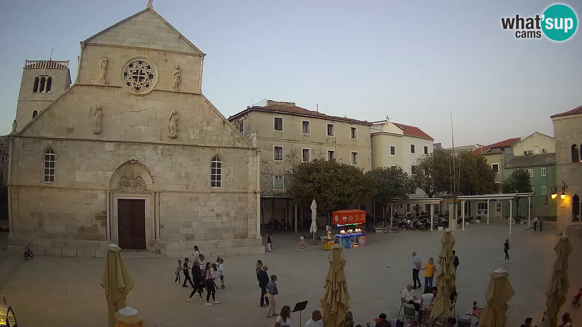 Pag live cam – Place principale et église de Sainte-Marie