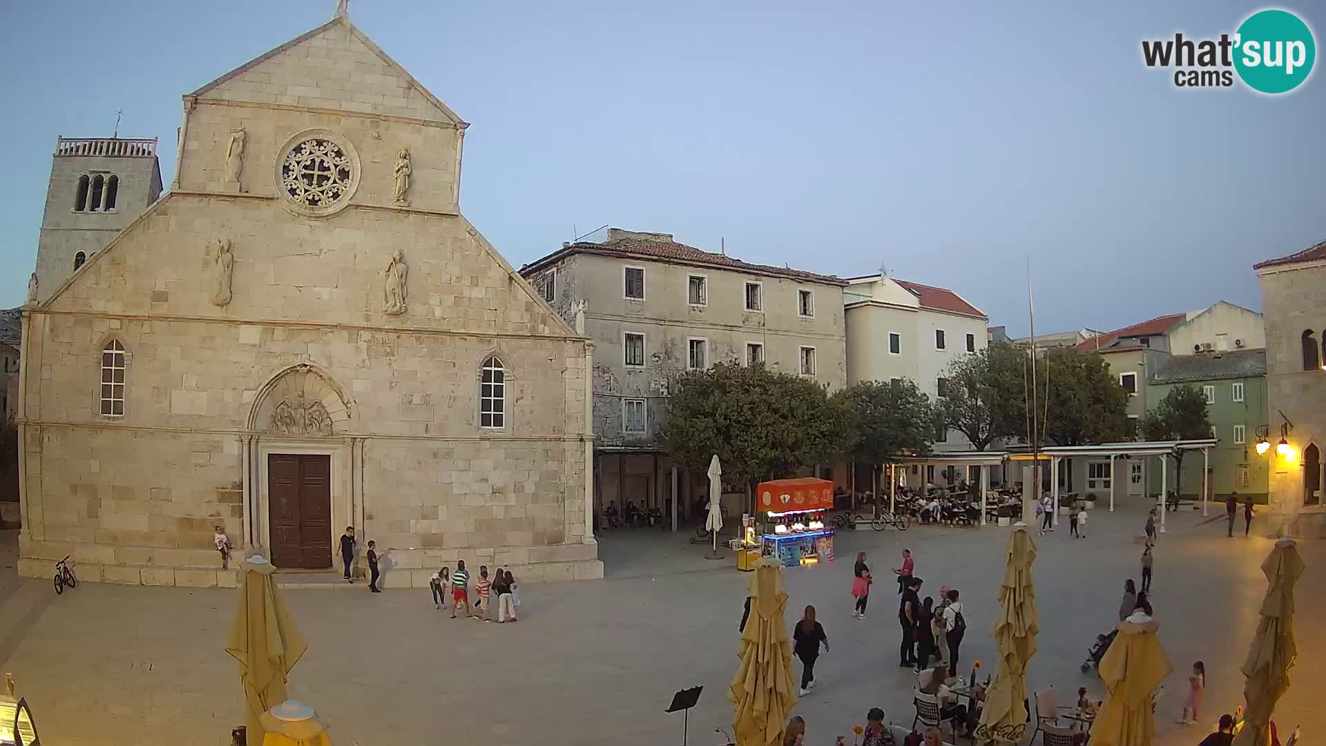 Pag livecam – piazza principale e la basilica di Santa María