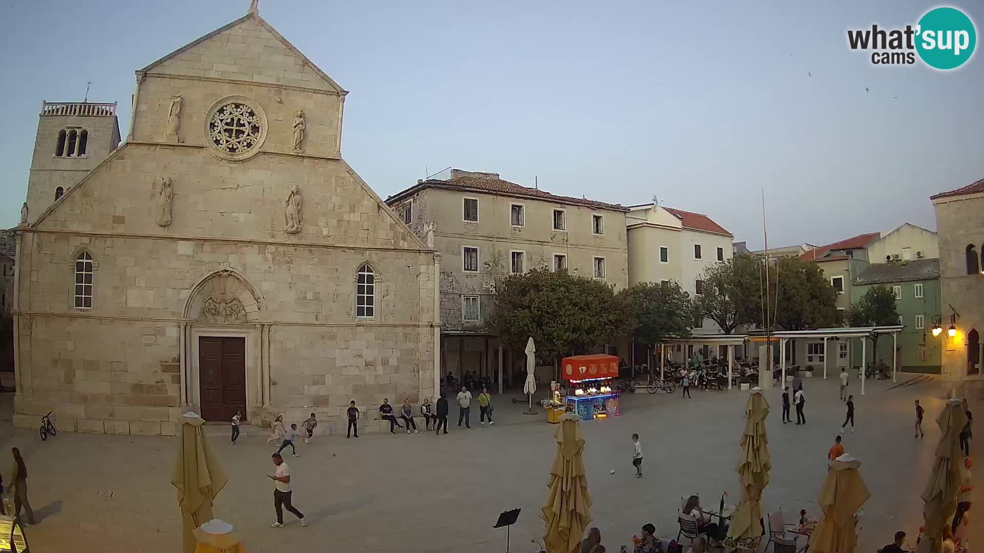 Pag live cam – Place principale et église de Sainte-Marie