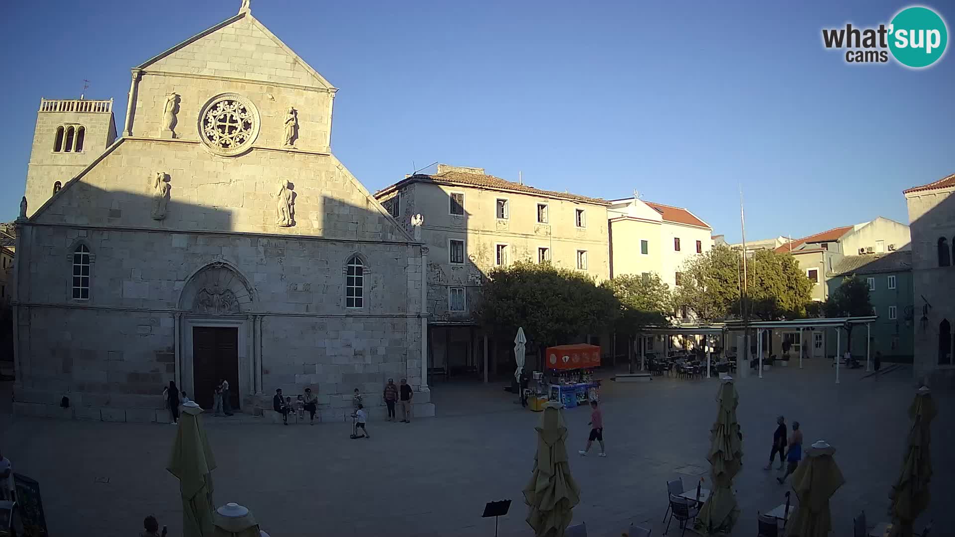Pag live cam – Place principale et église de Sainte-Marie