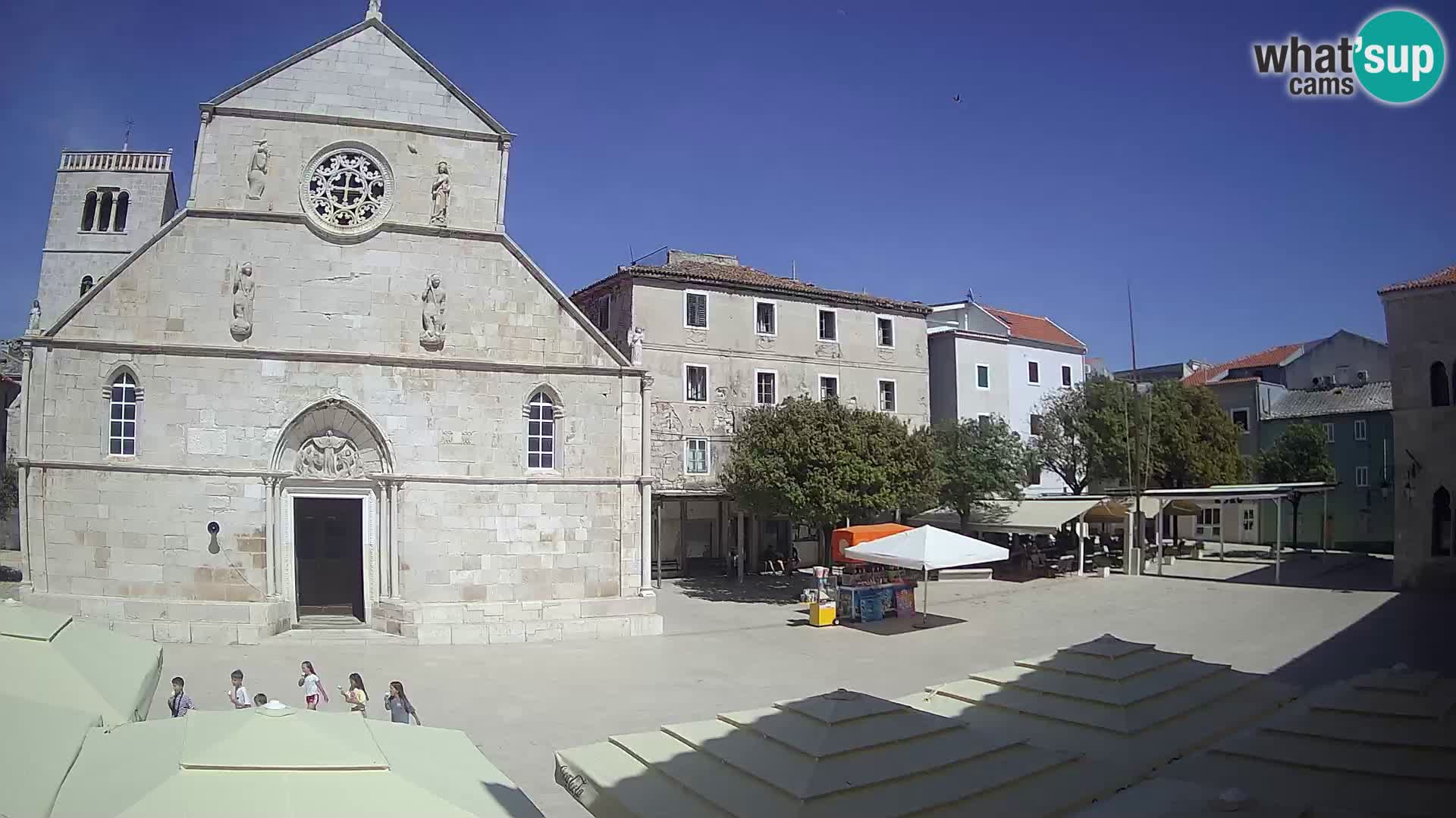 Pag livecam – piazza principale e la basilica di Santa María