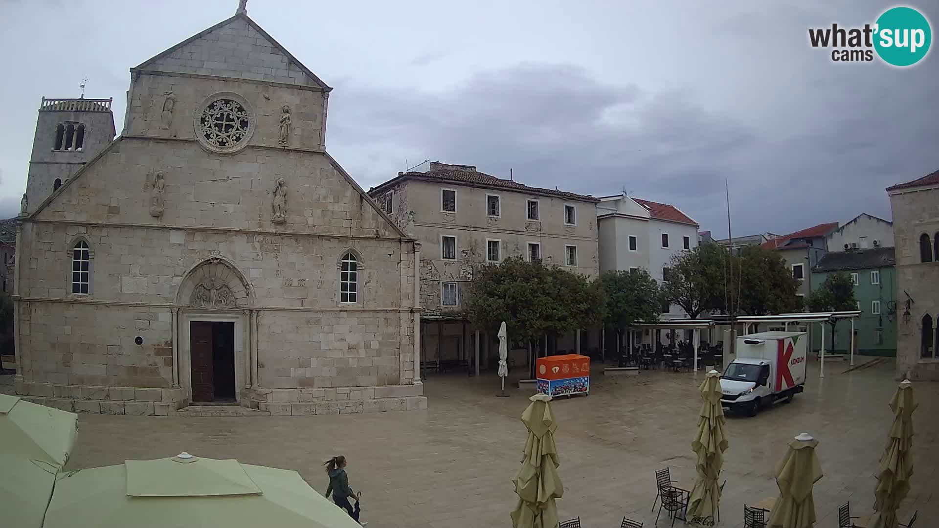 Pag livecam – piazza principale e la basilica di Santa María