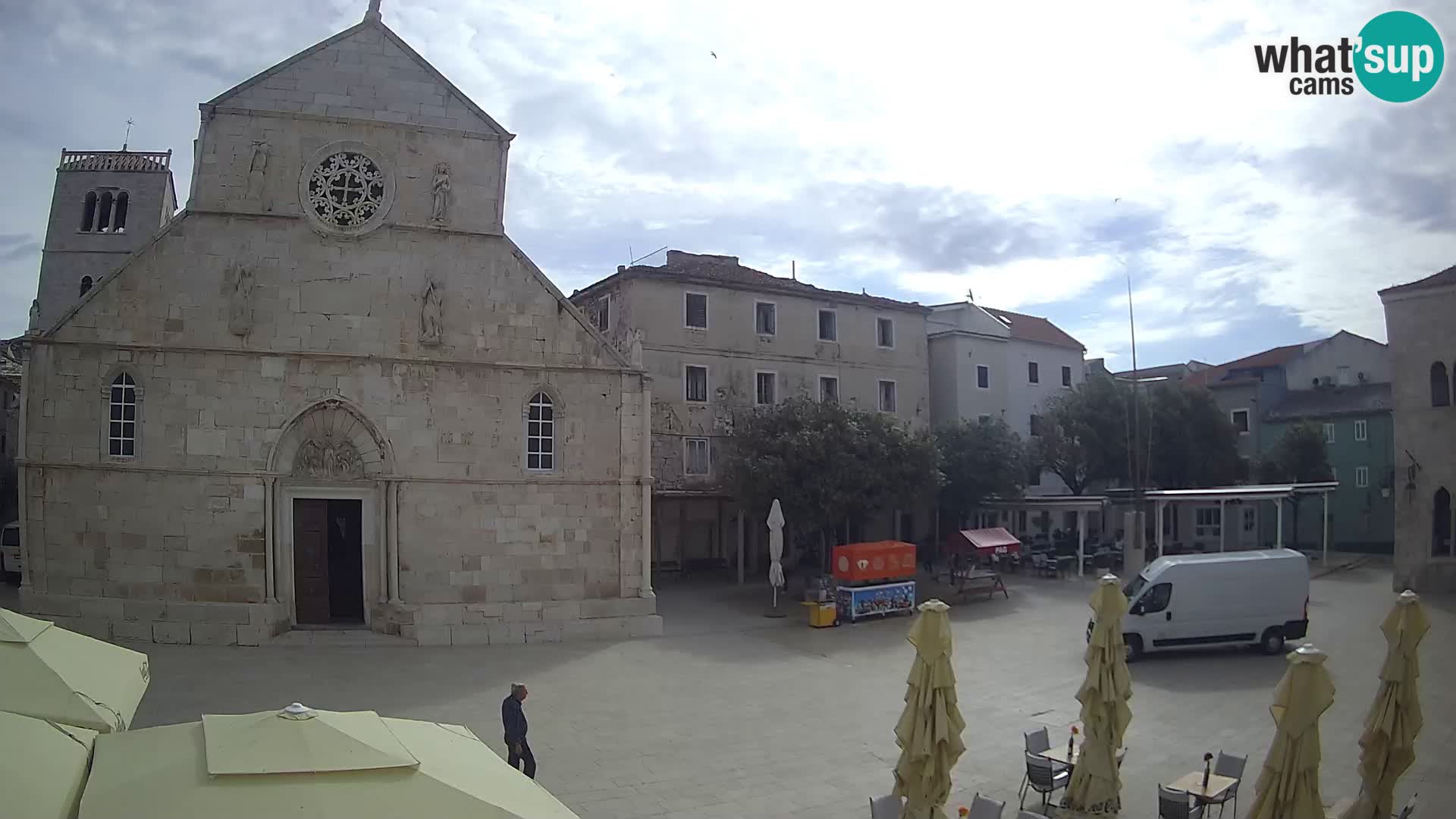 Pag livecam – piazza principale e la basilica di Santa María