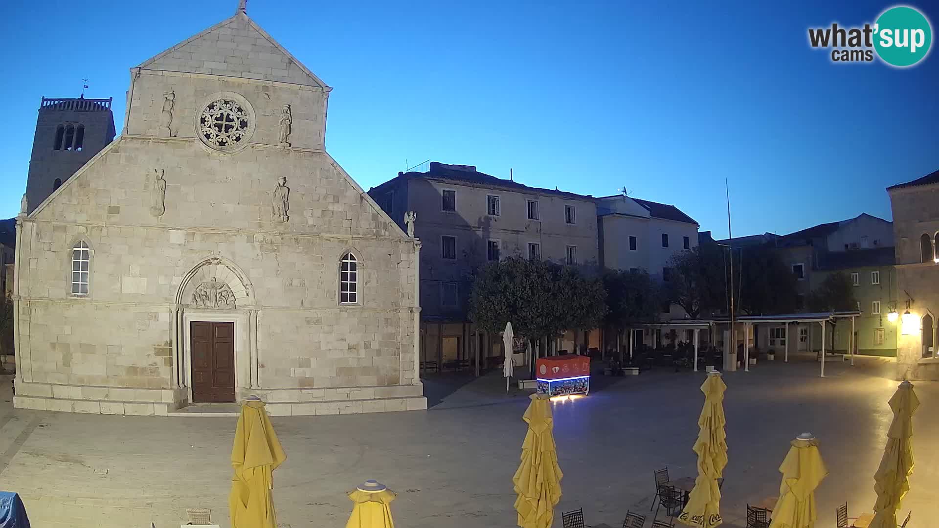 Pag livecam – piazza principale e la basilica di Santa María